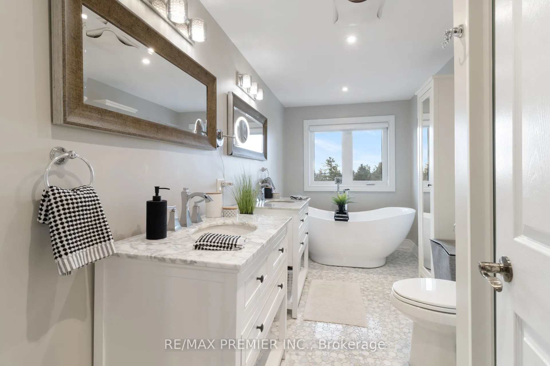 60 Nobleview Drive