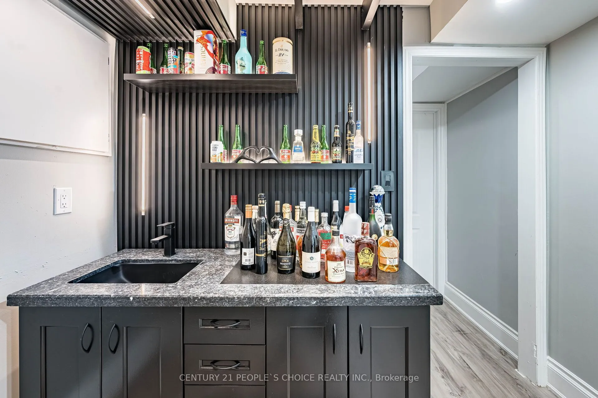 211 Wildberry Crescent