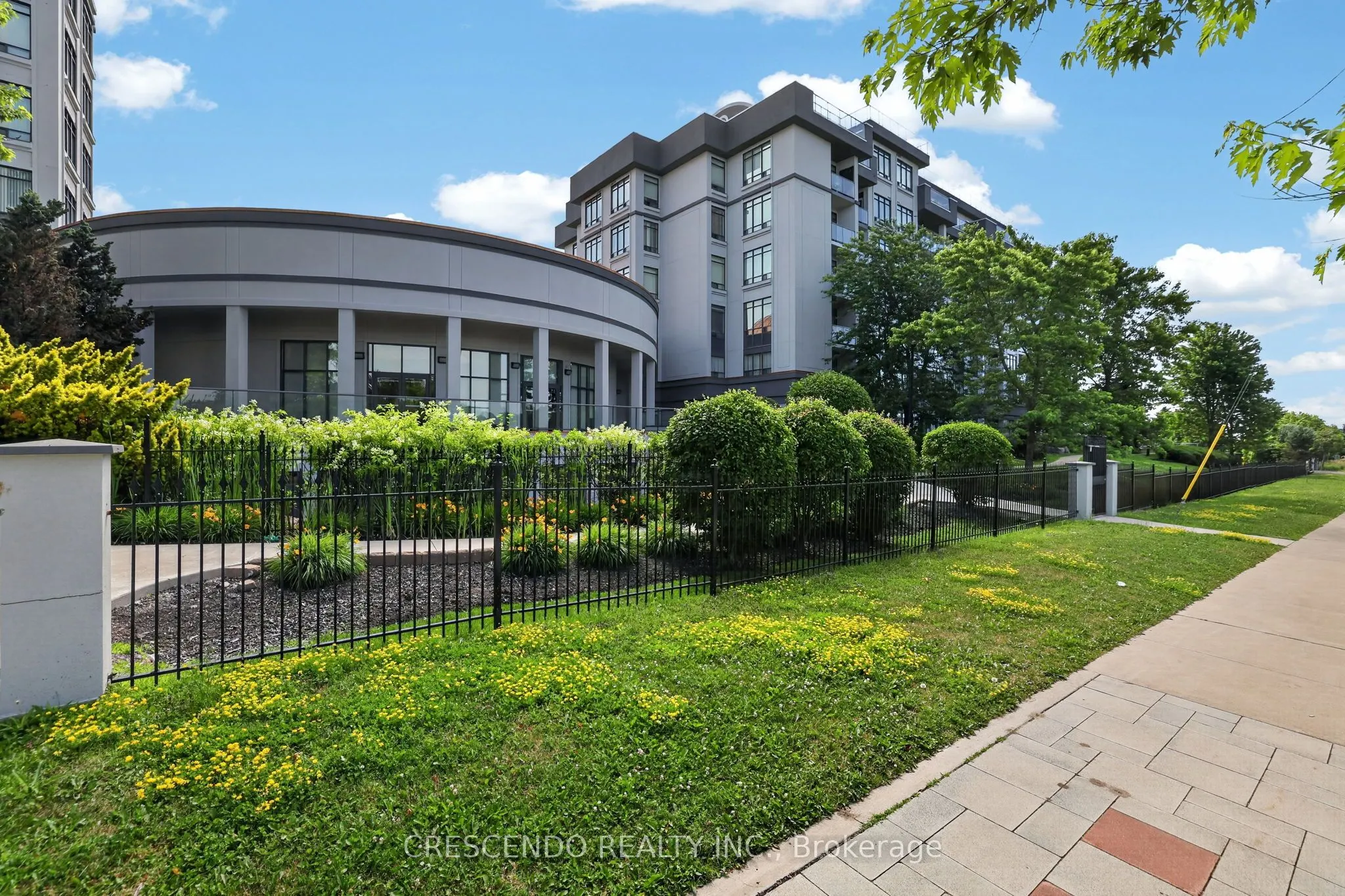 11121 Yonge Street #306