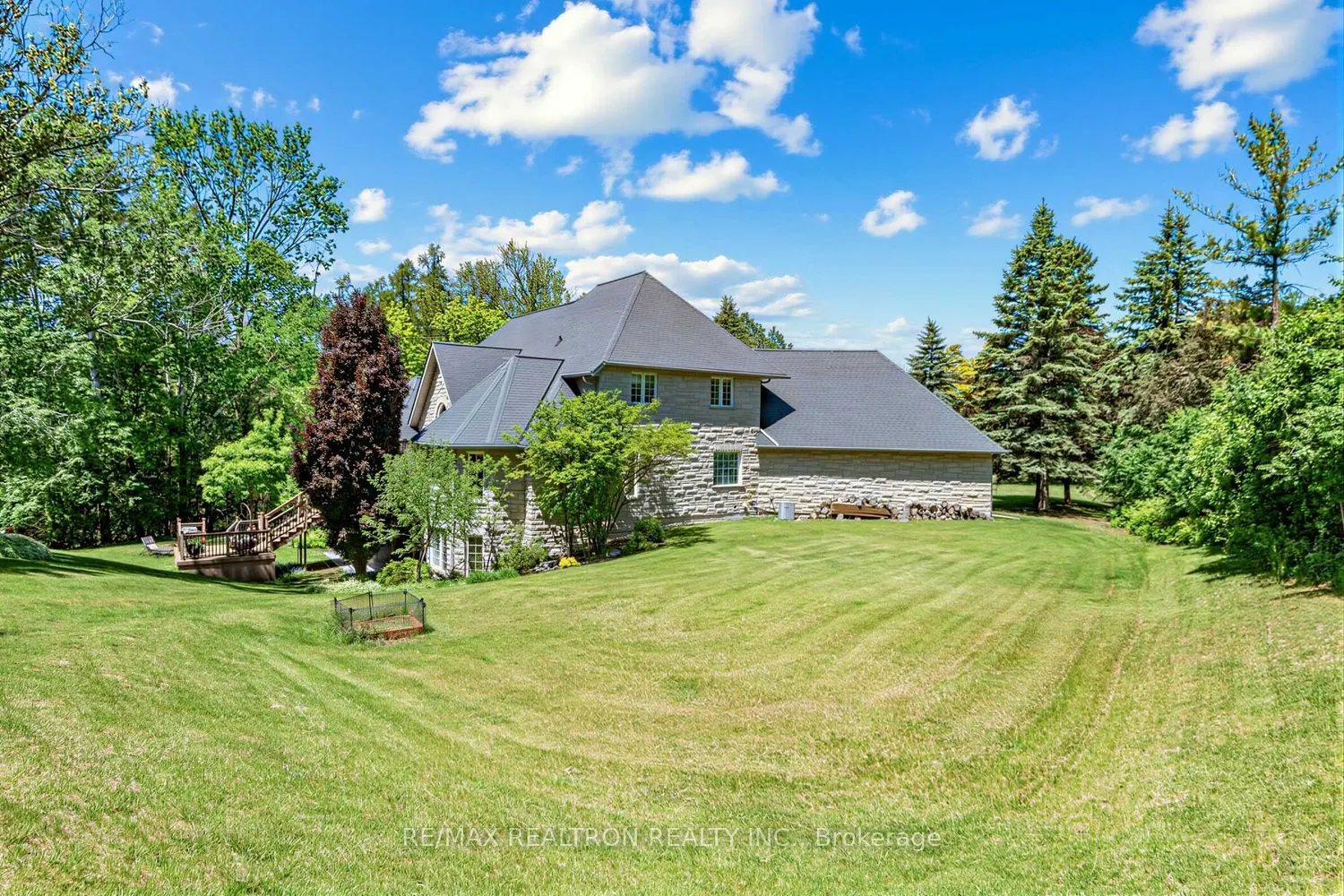 7 Gilbert Drive