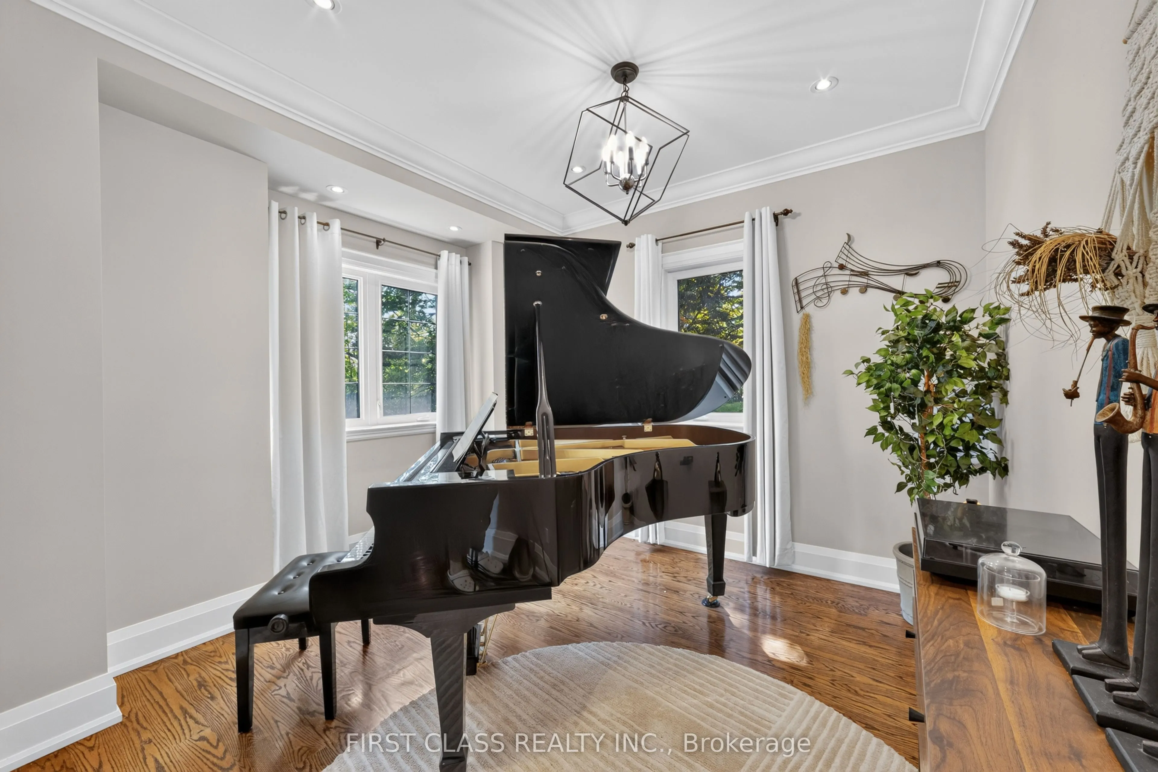 302 Brookside Road