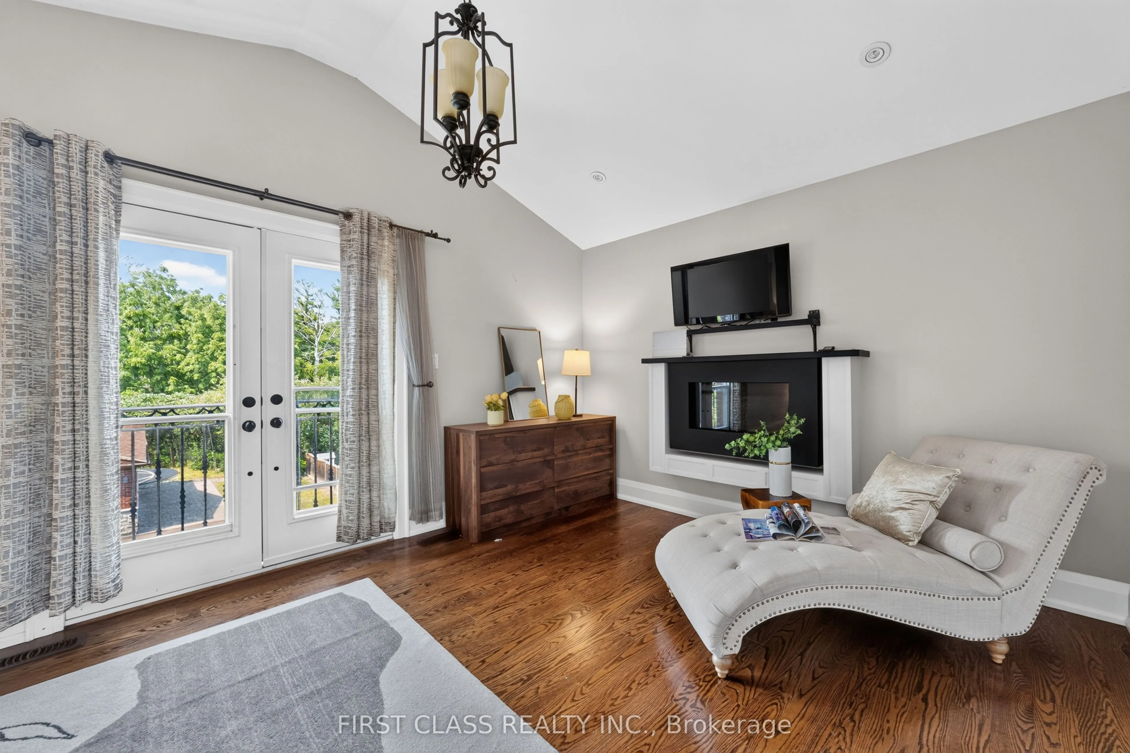 302 Brookside Road