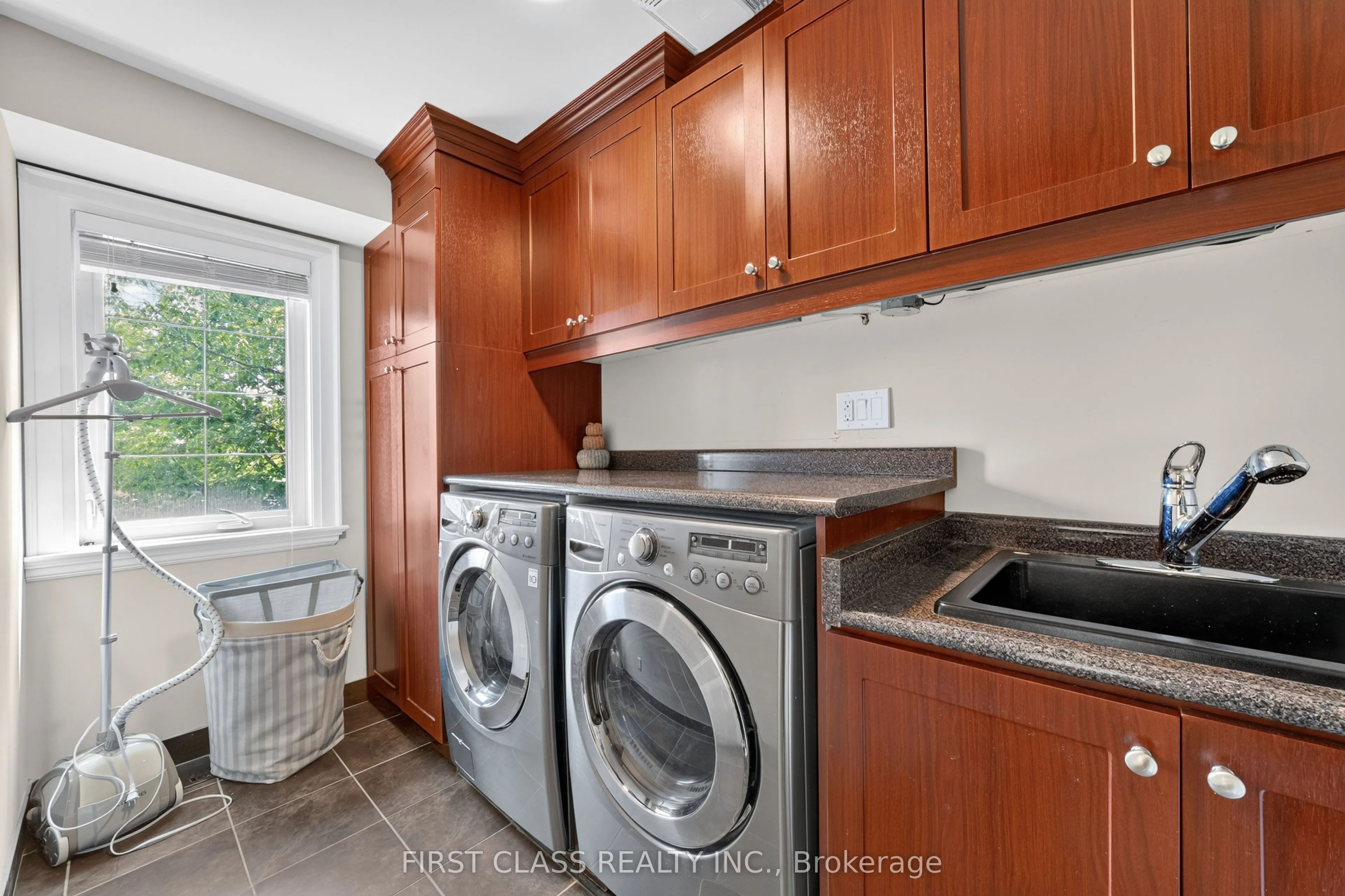 302 Brookside Road