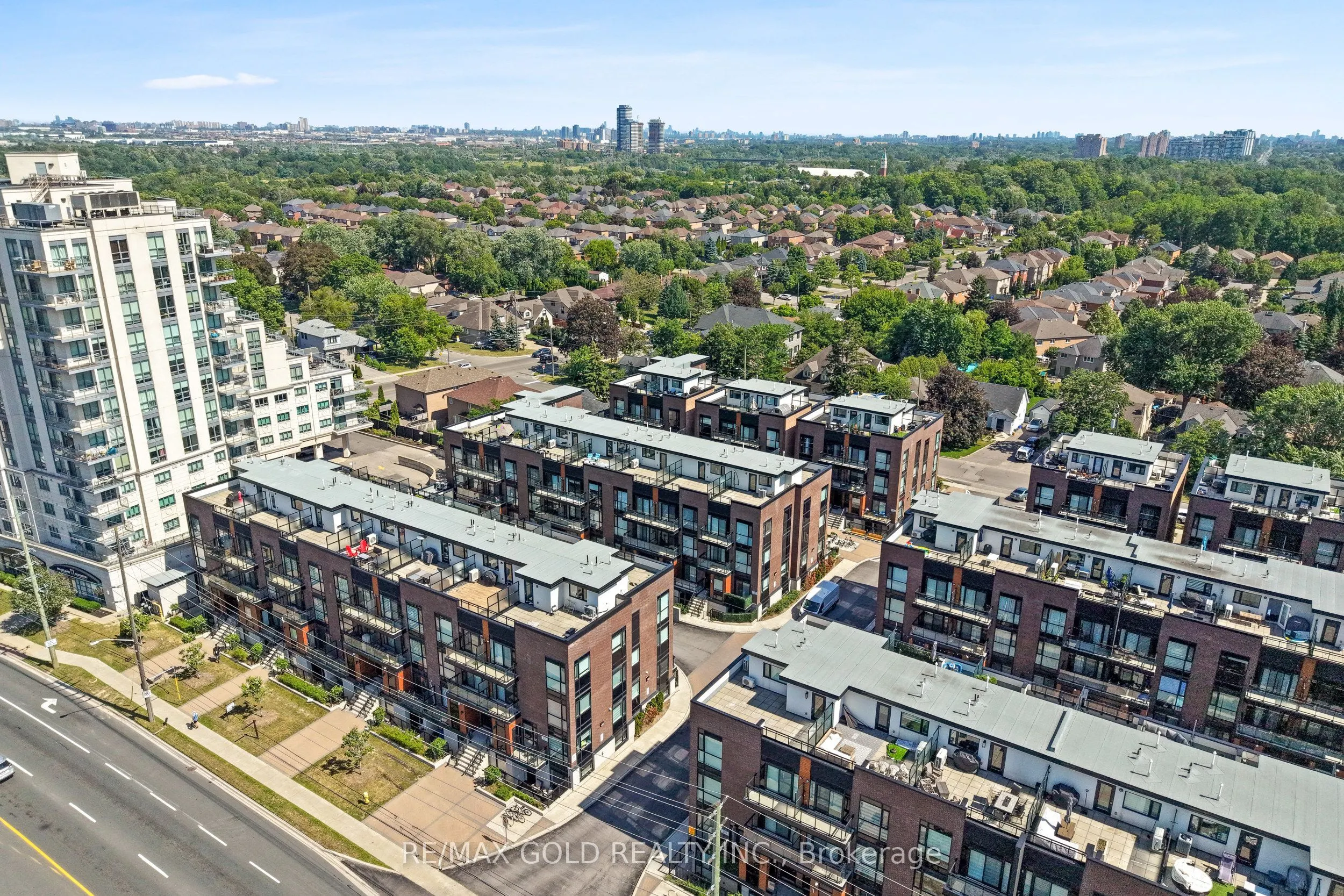 18 Coles Avenue #602