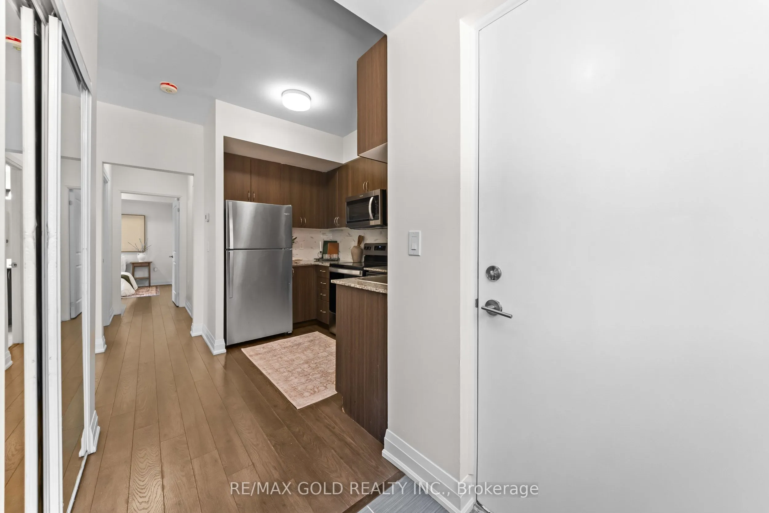 18 Coles Avenue #602