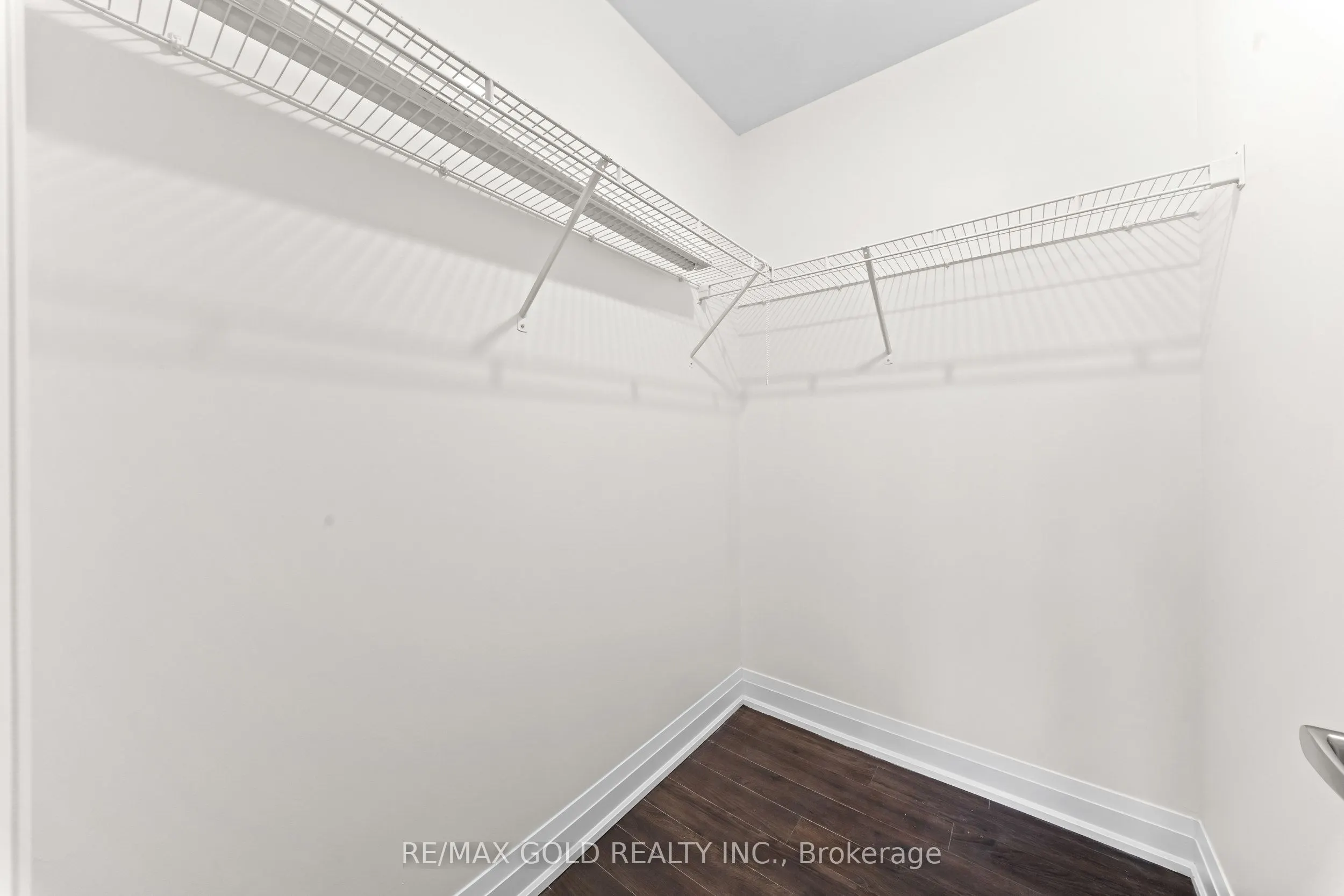 18 Coles Avenue #602