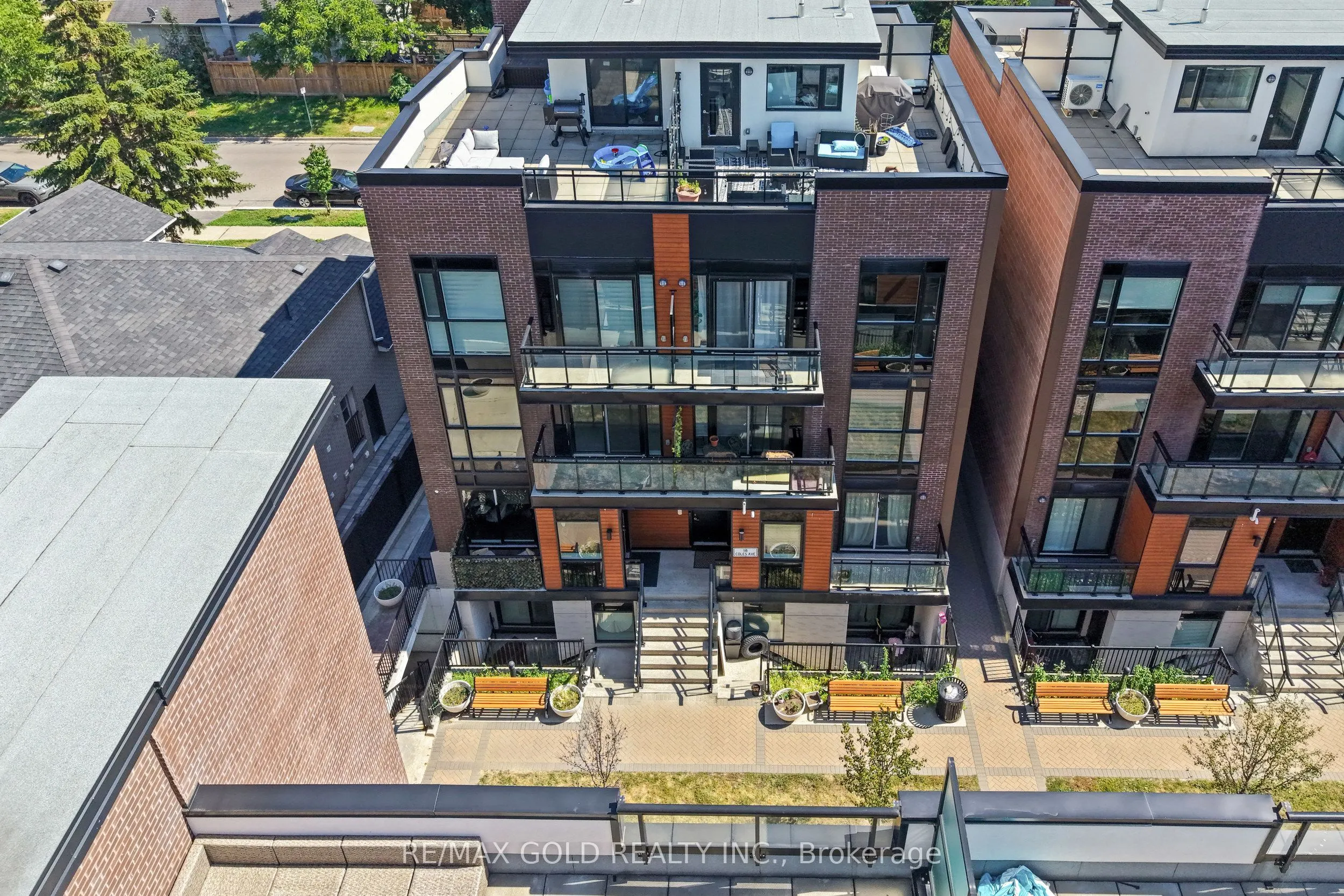 18 Coles Avenue #602