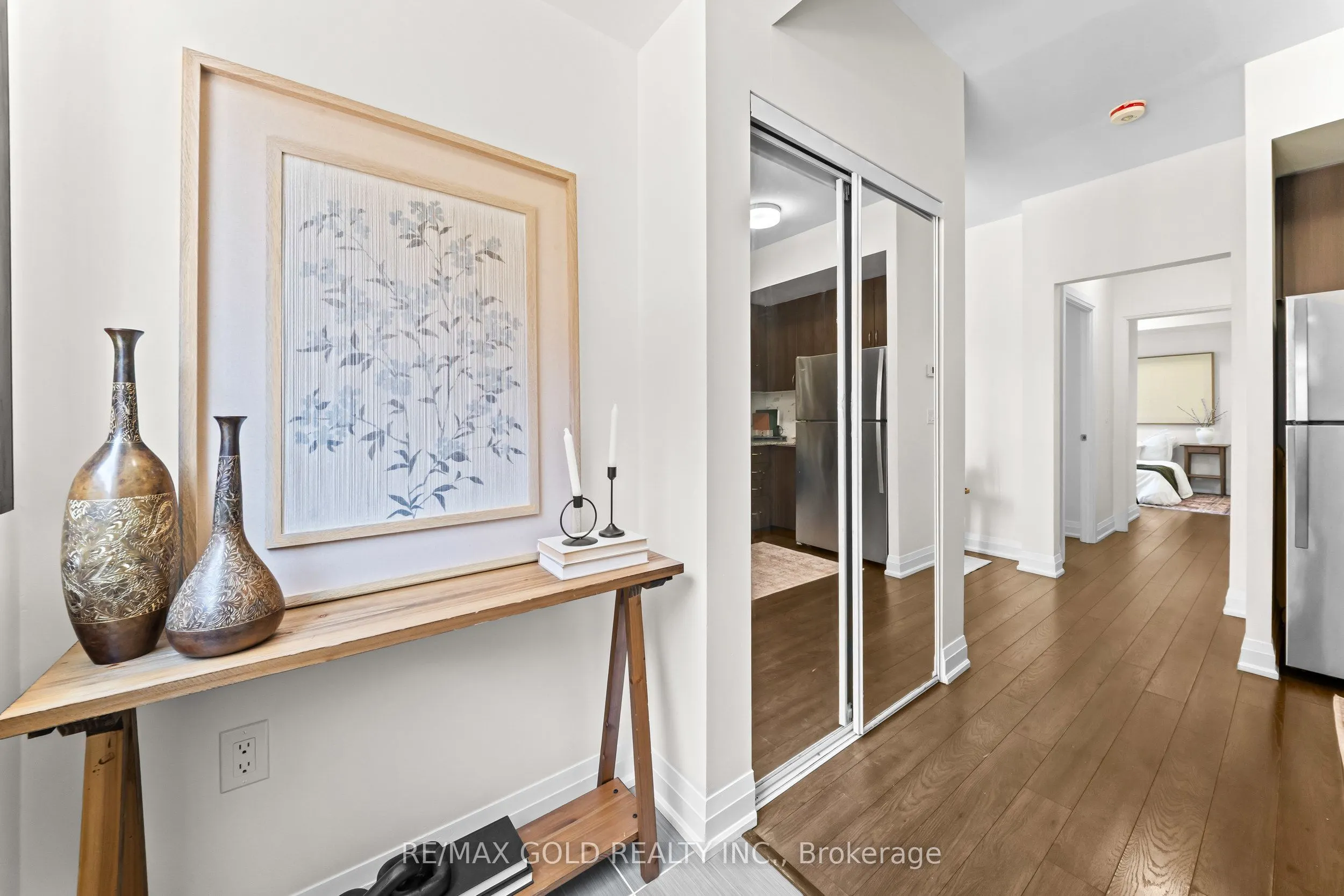 18 Coles Avenue #602