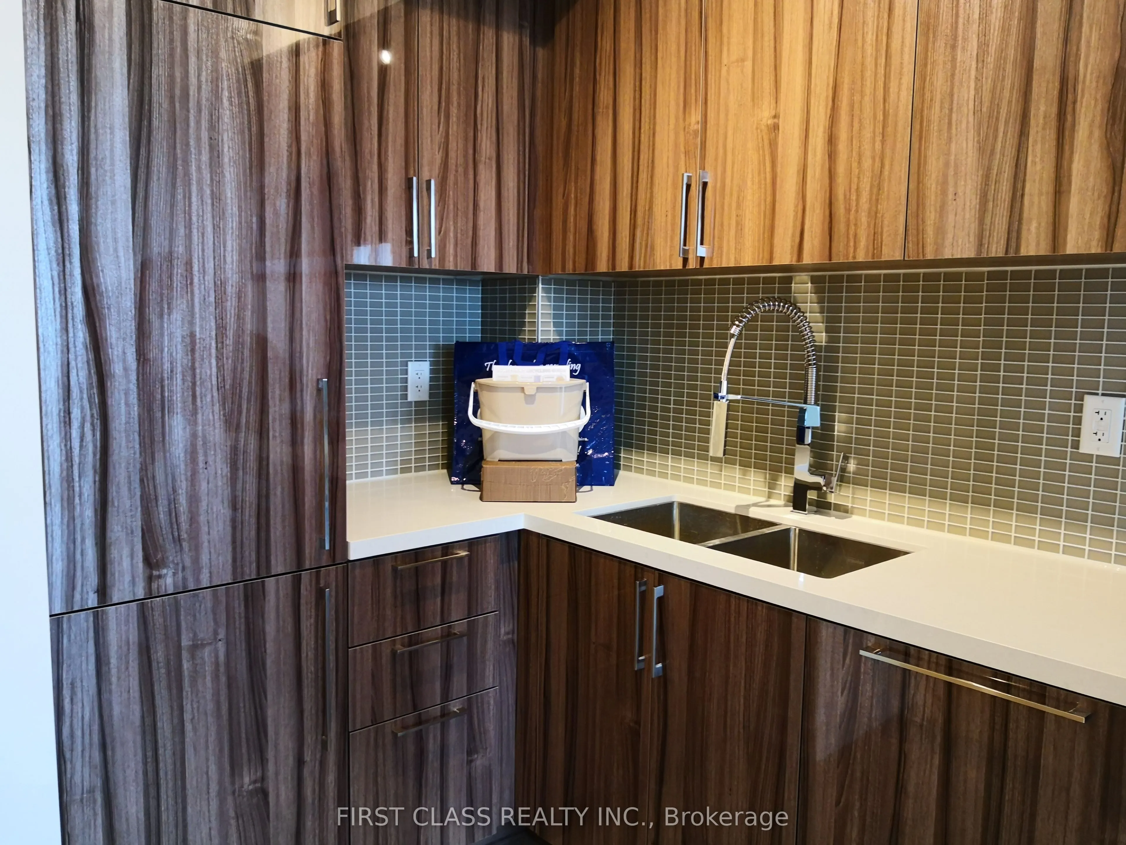 1 Grandview Avenue #601