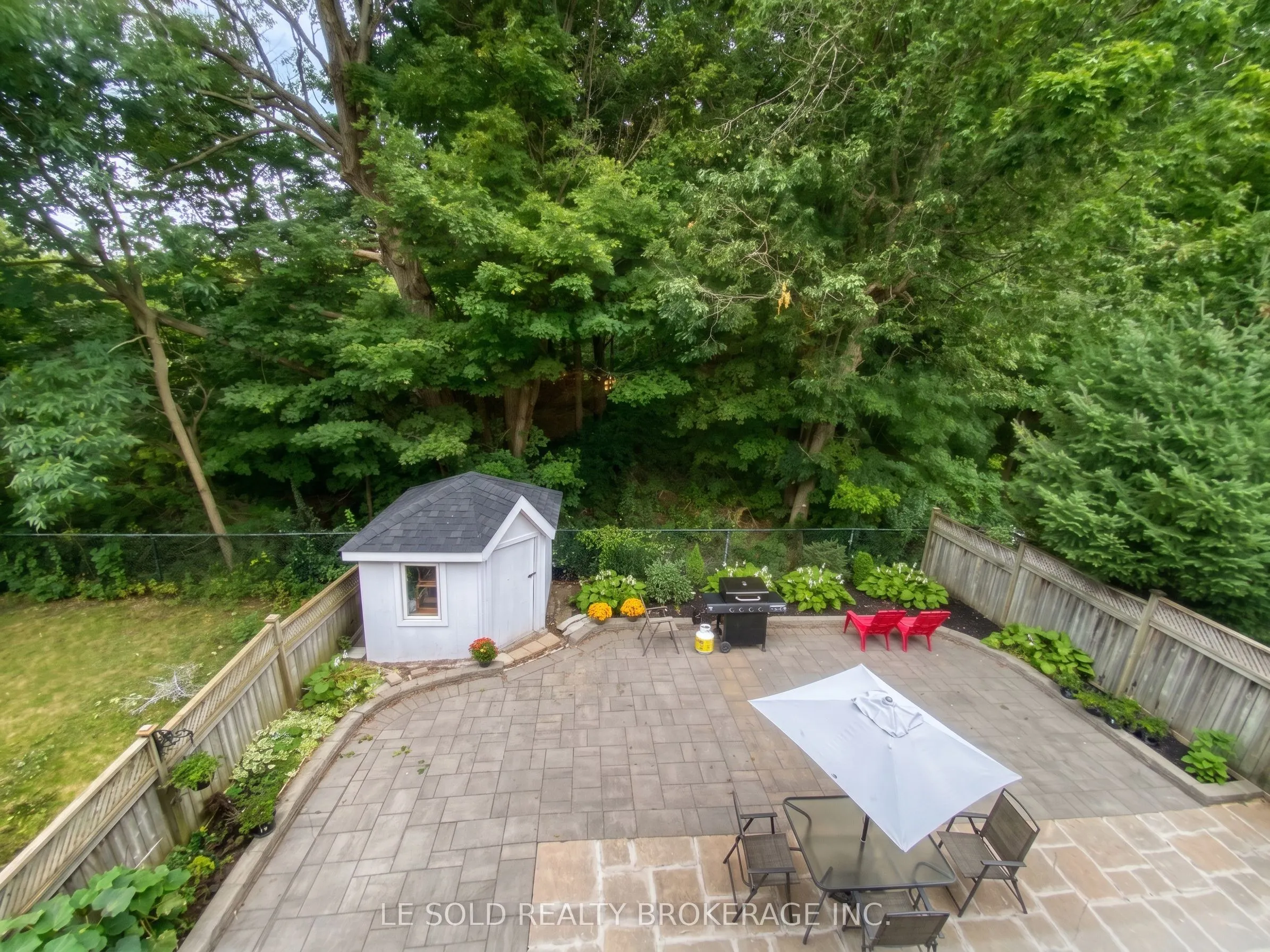 76 Larratt Lane