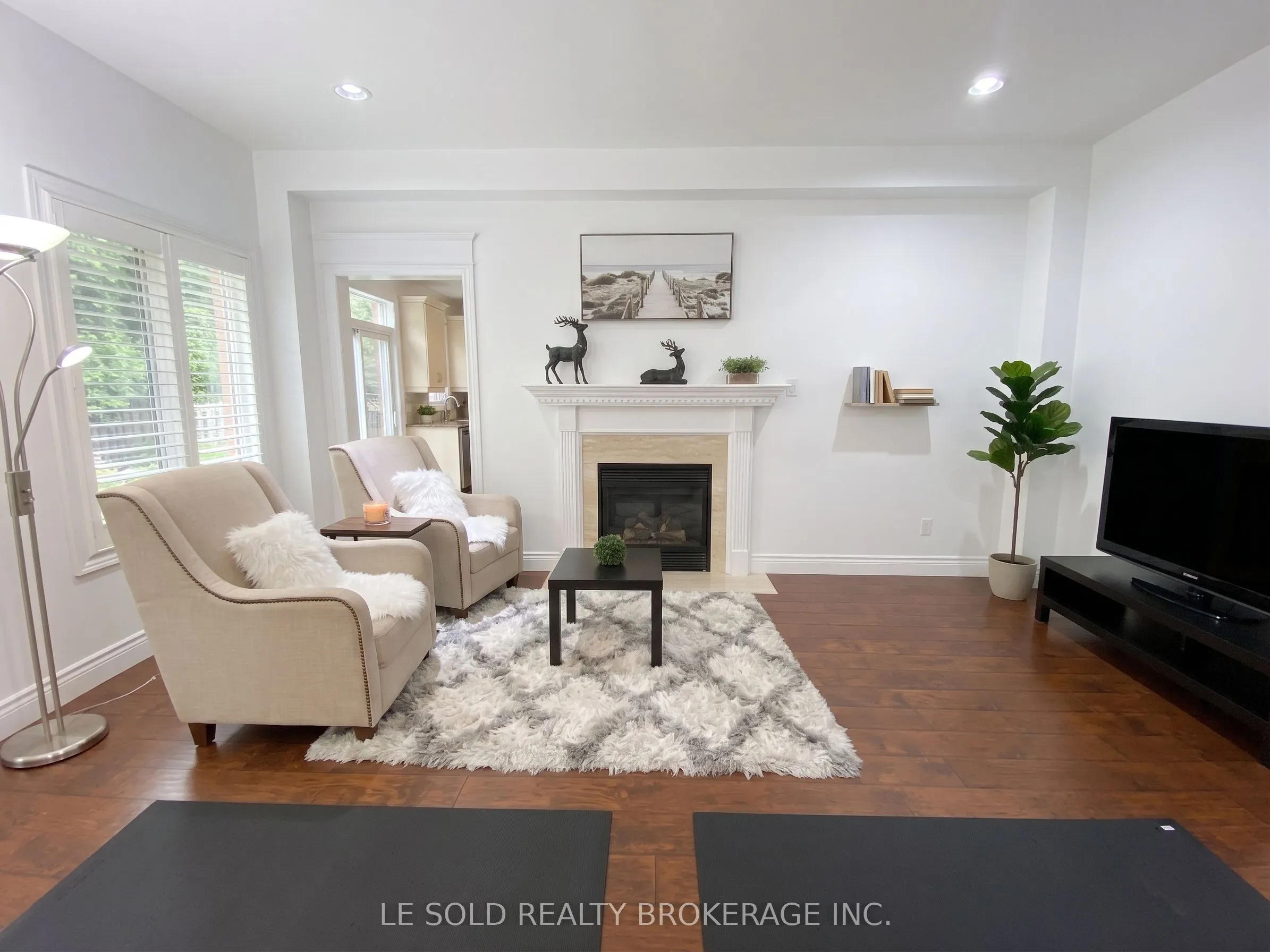 76 Larratt Lane
