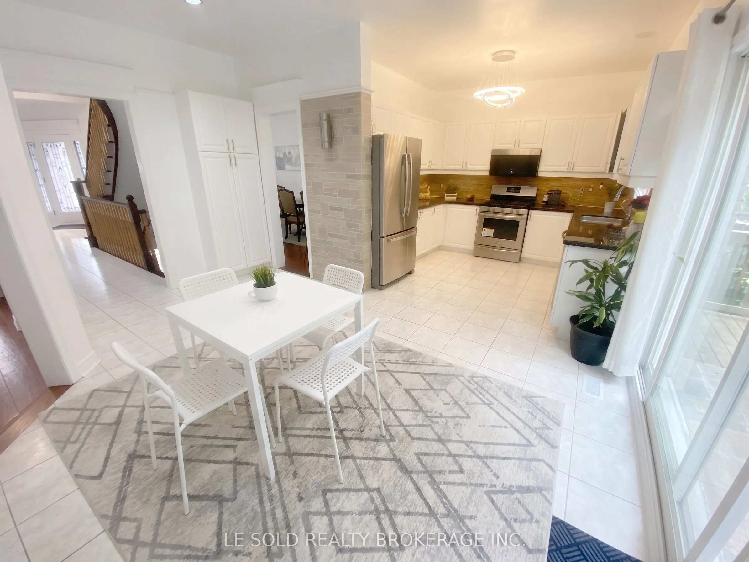 76 Larratt Lane