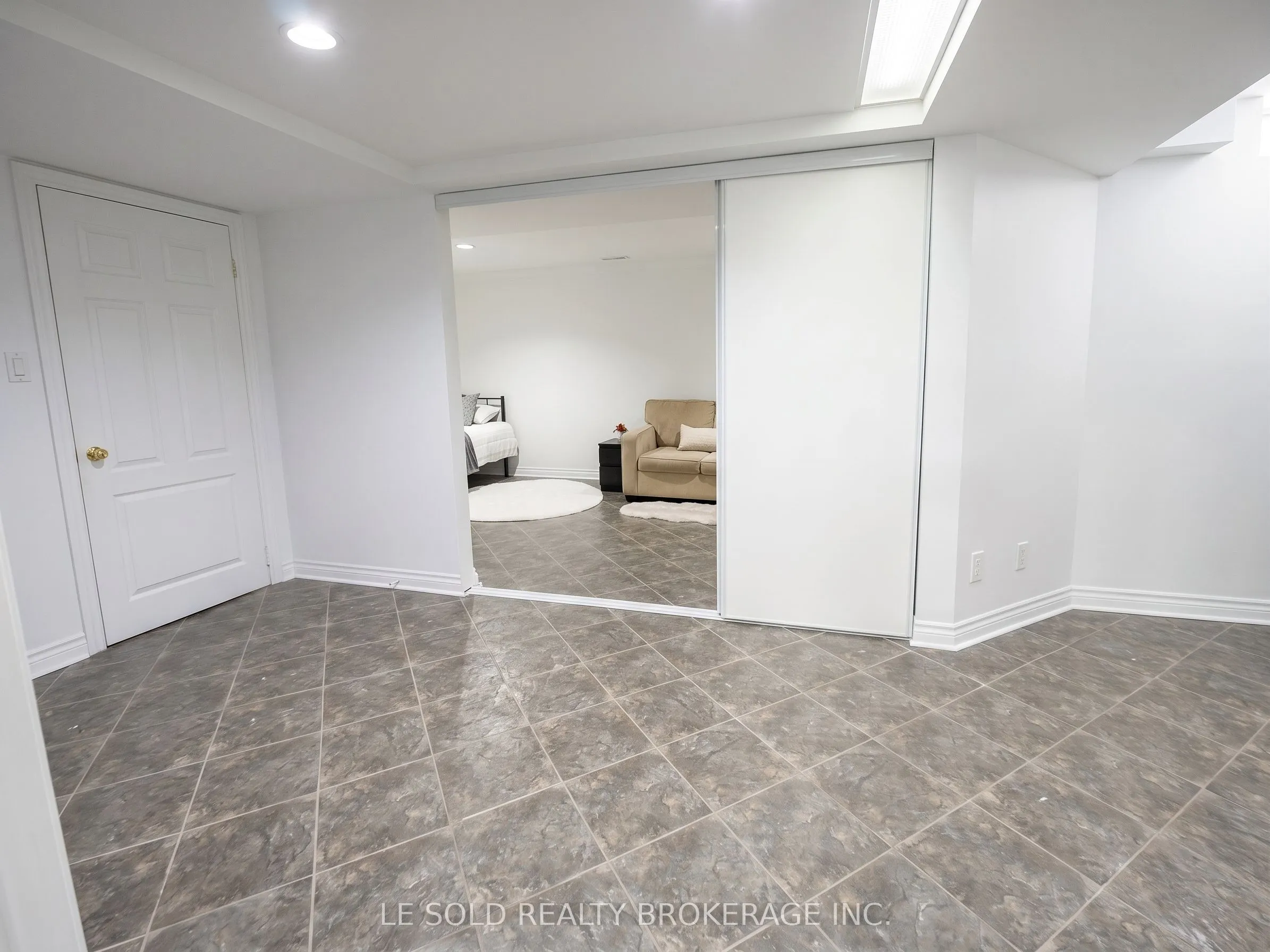 76 Larratt Lane