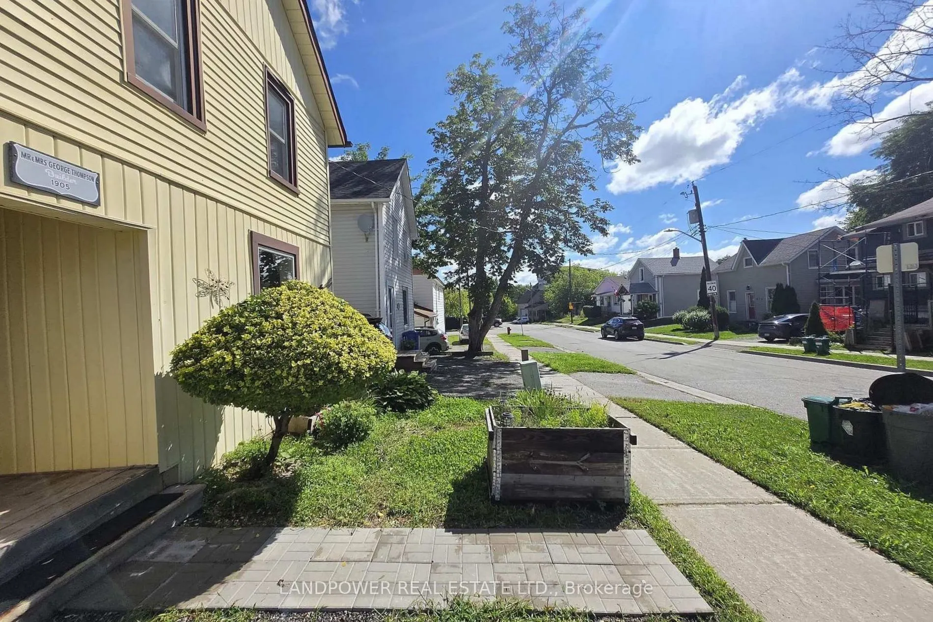 451 Ontario Street S #Main Floor