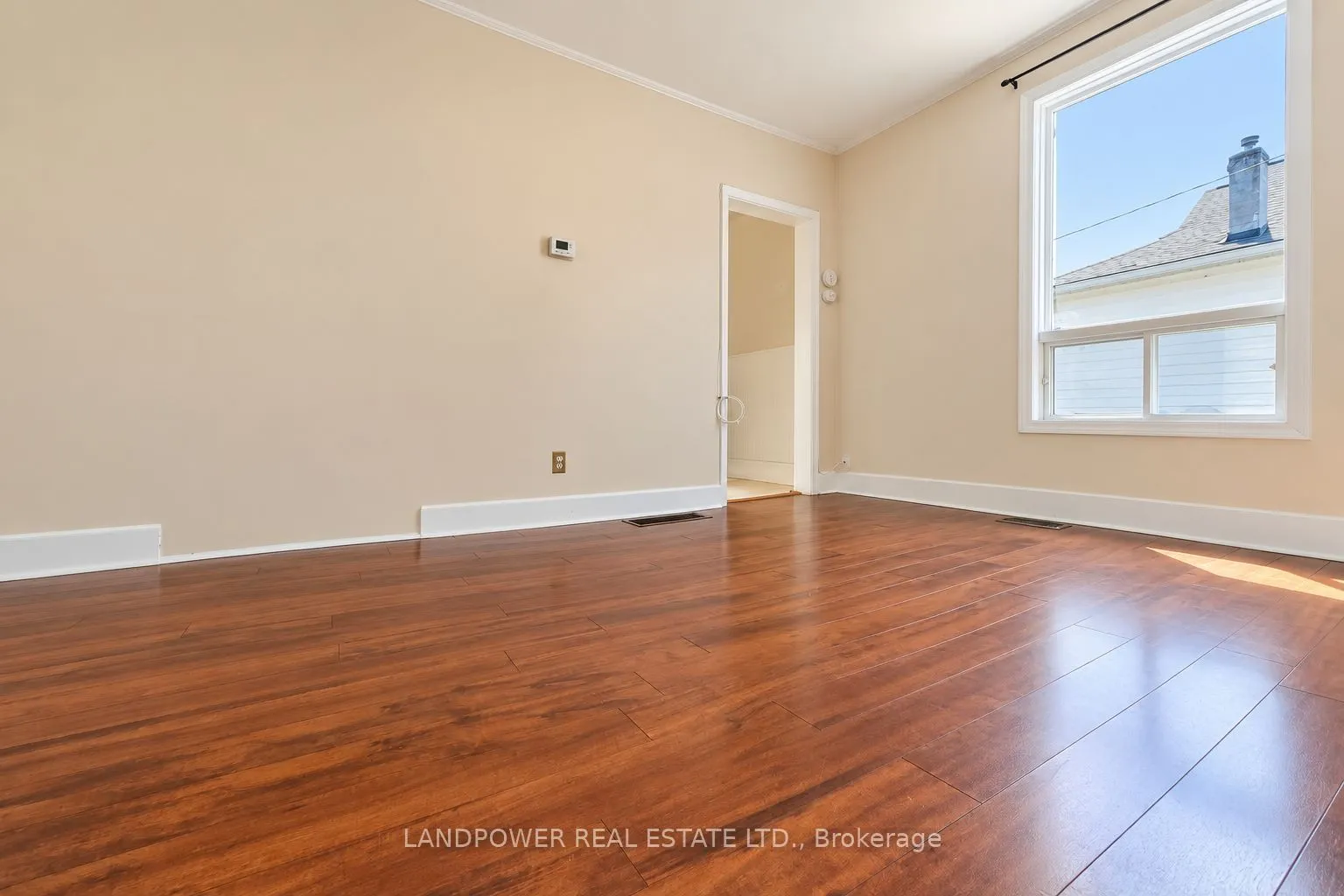 451 Ontario Street S #Main Floor