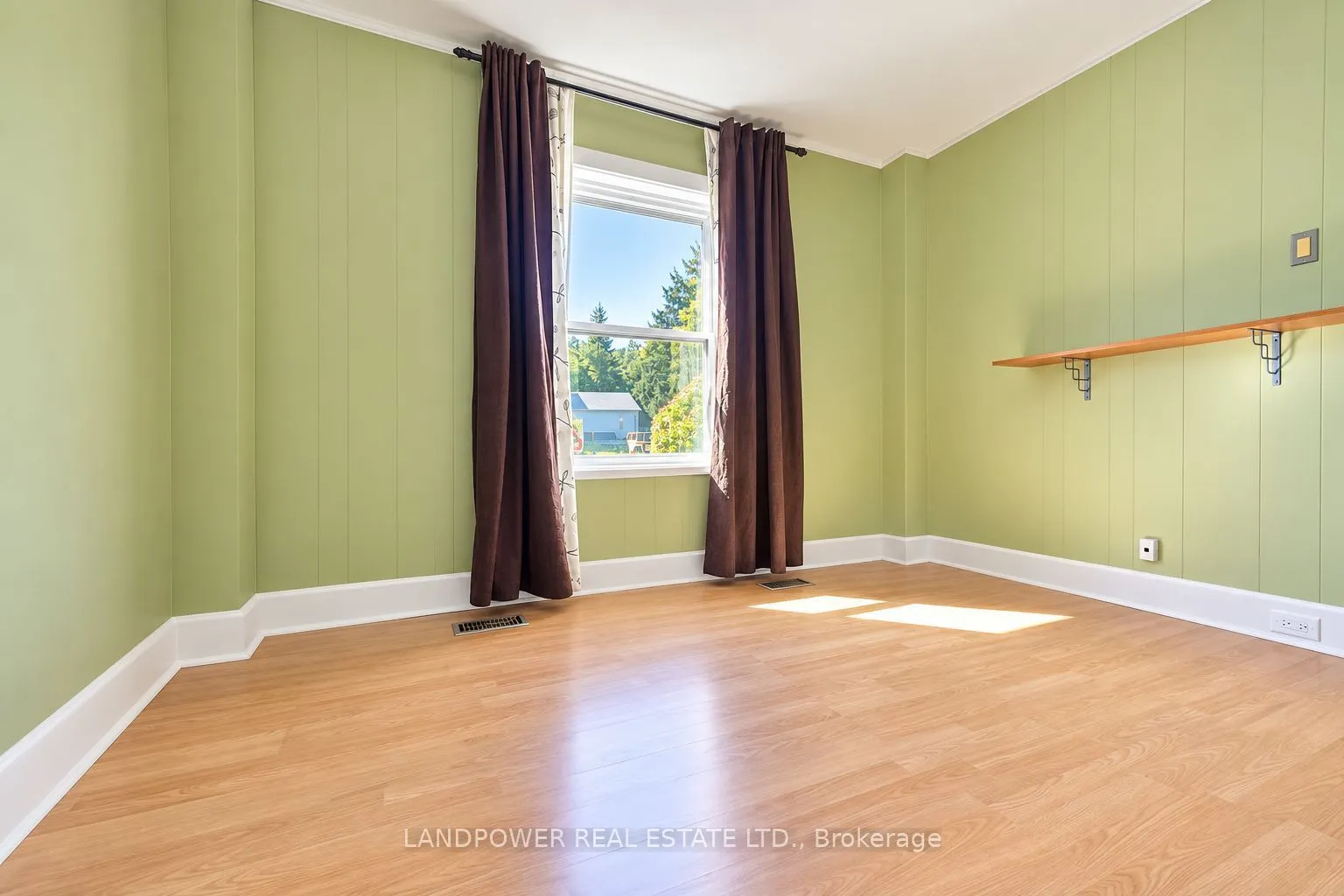 451 Ontario Street S #Main Floor