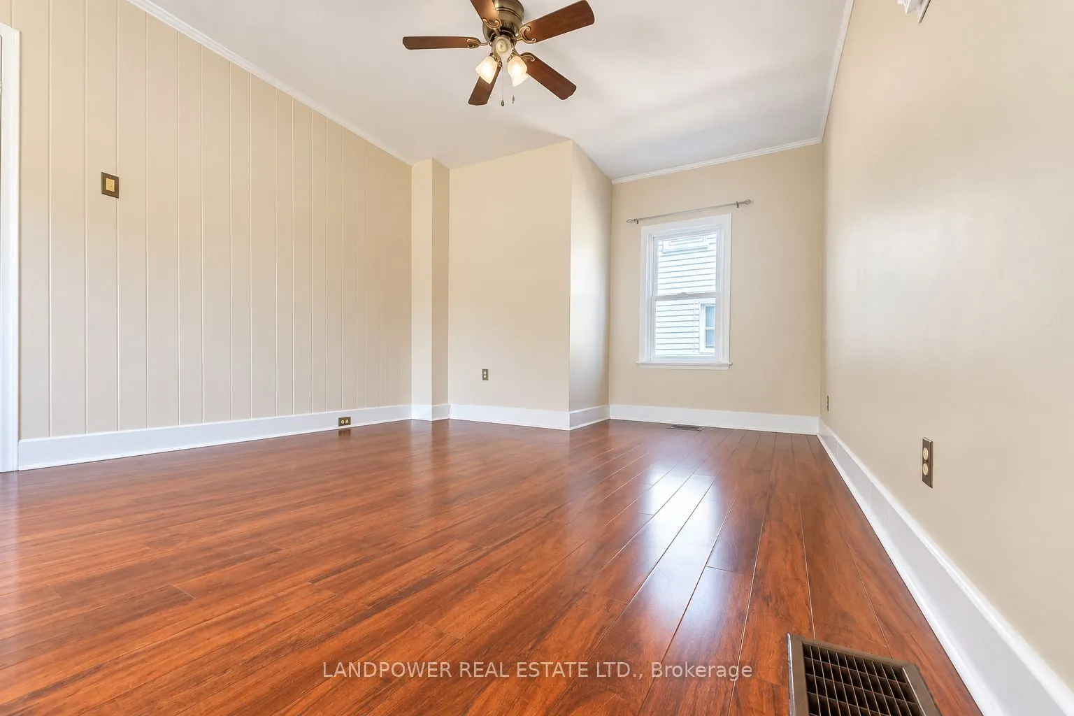 451 Ontario Street S #Main Floor