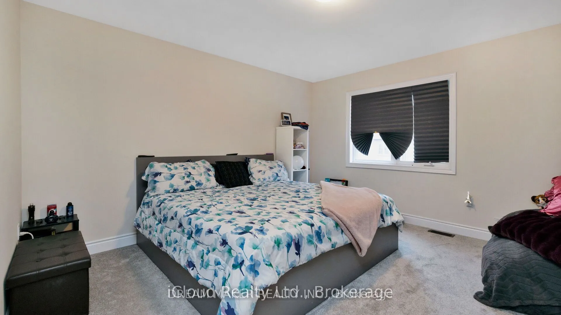 73 Lorne Thomas Place