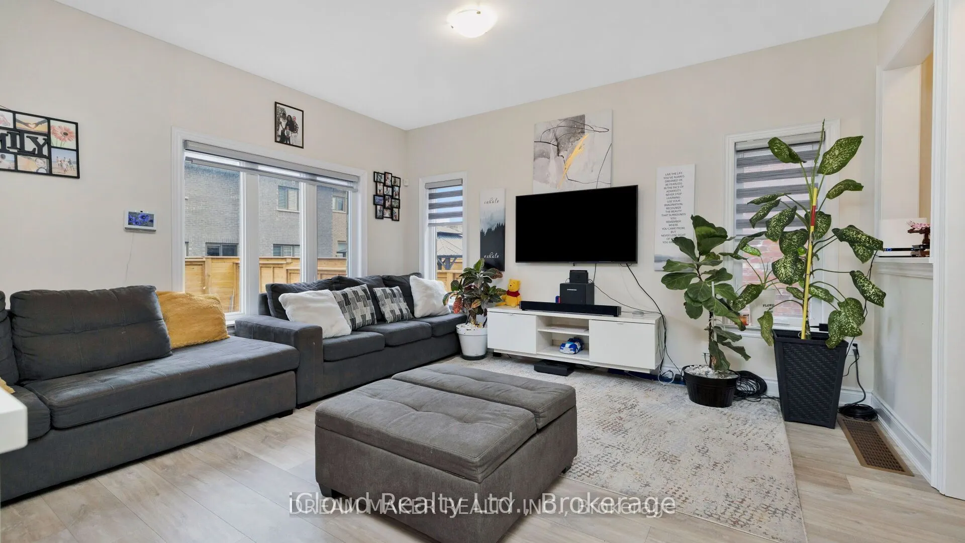 73 Lorne Thomas Place