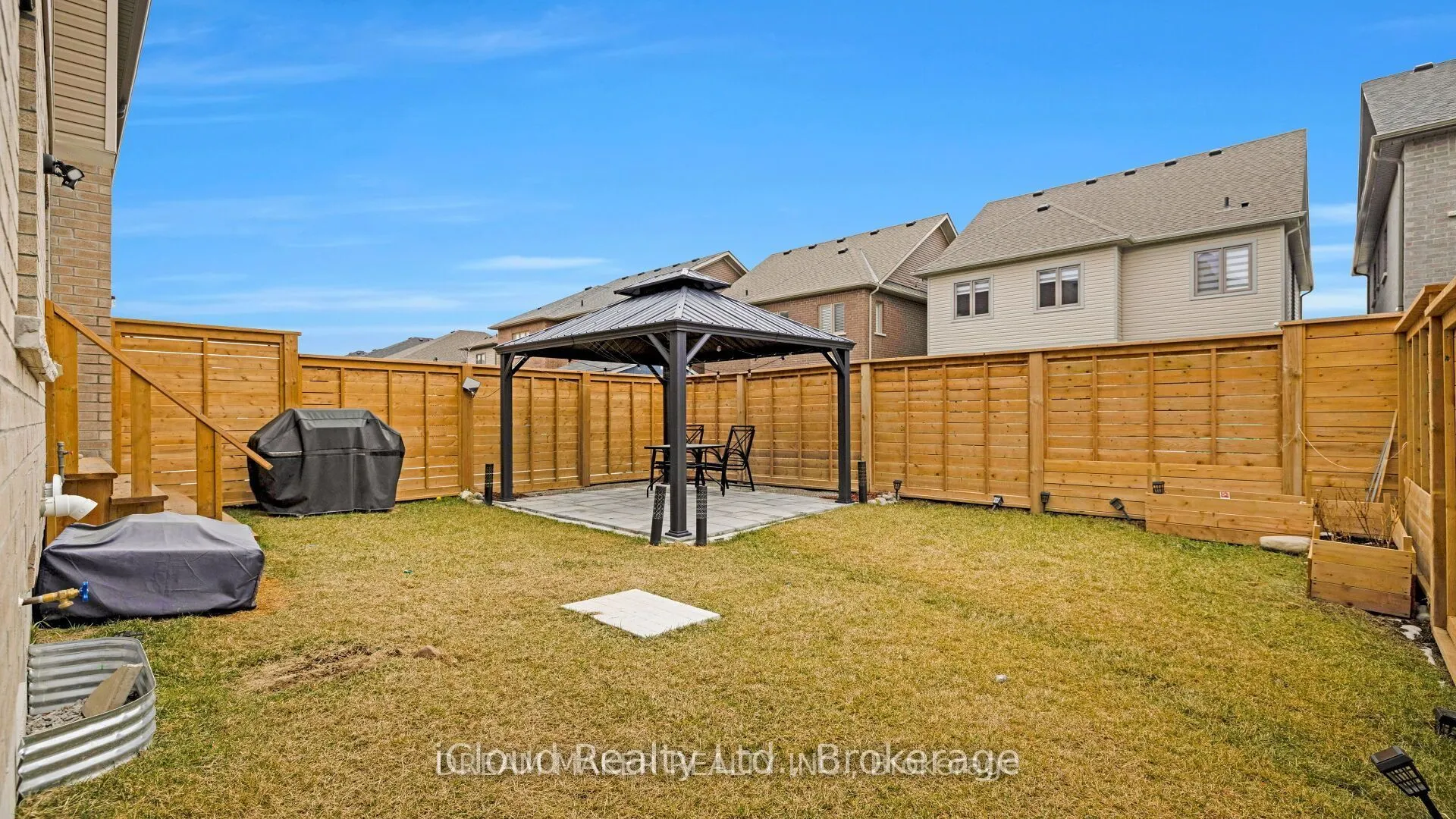 73 Lorne Thomas Place