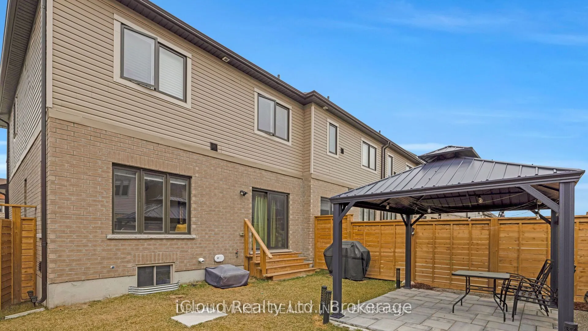 73 Lorne Thomas Place