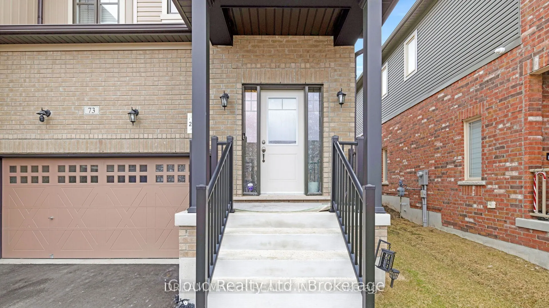 73 Lorne Thomas Place