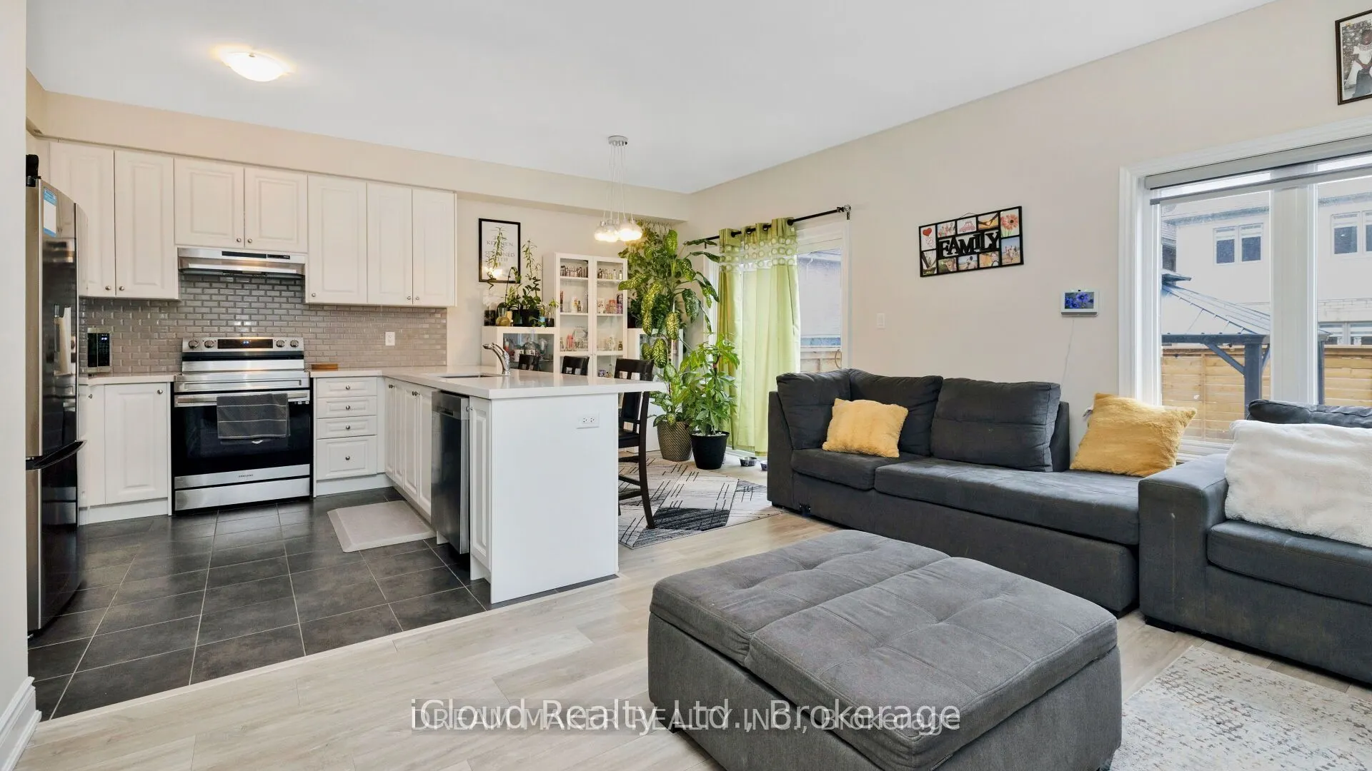 73 Lorne Thomas Place