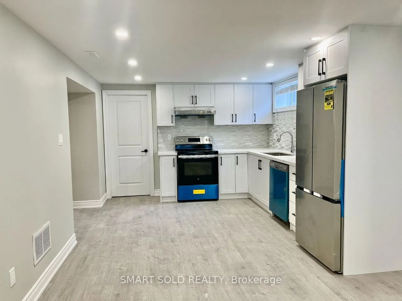 228 Silverbirch Drive #Lower