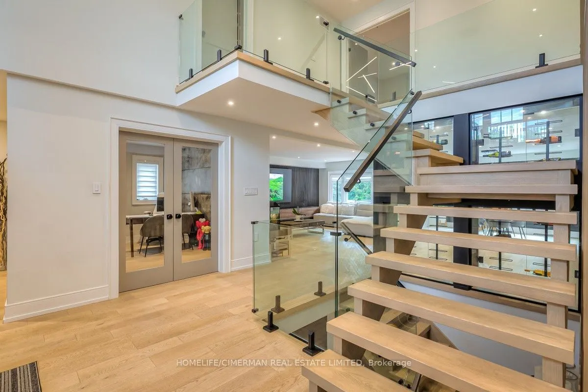 365 Kennedy Street W