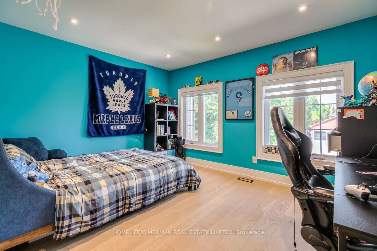 365 Kennedy Street W