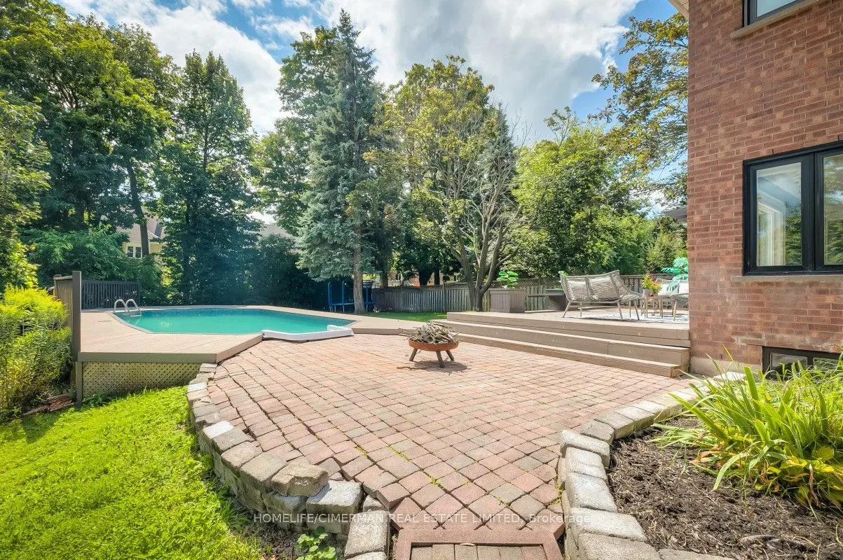 365 Kennedy Street W