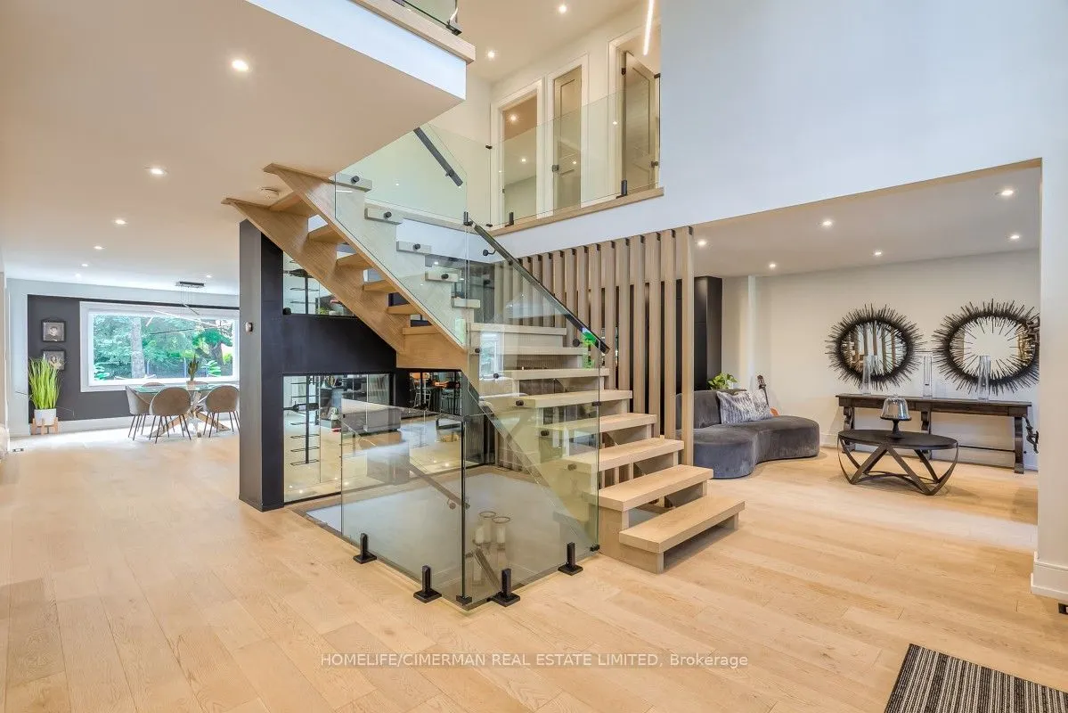 365 Kennedy Street W