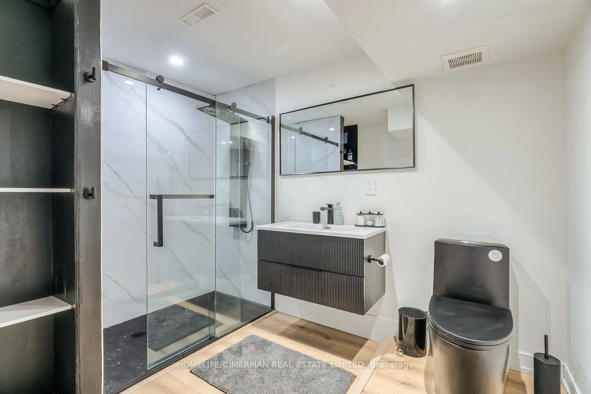 365 Kennedy Street W