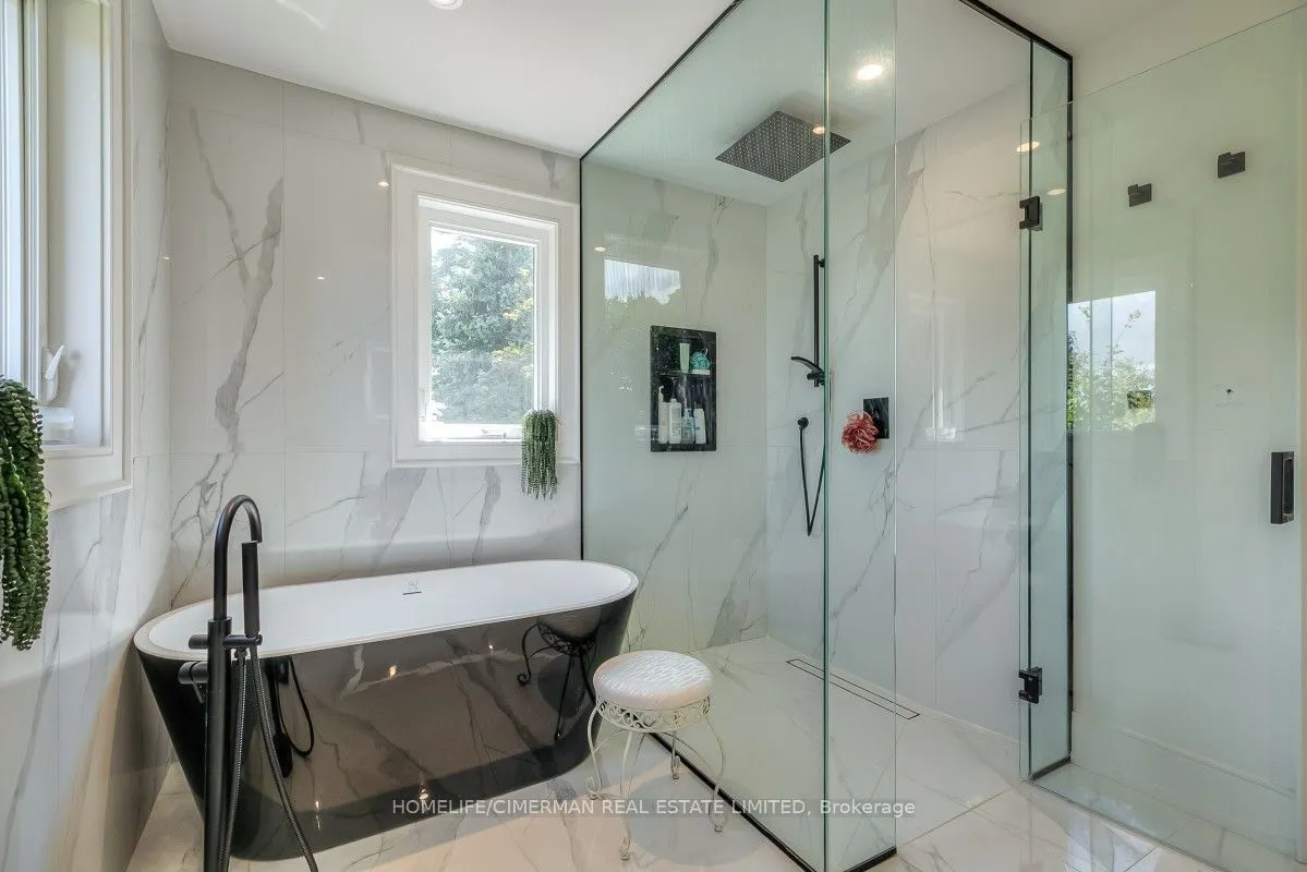 365 Kennedy Street W
