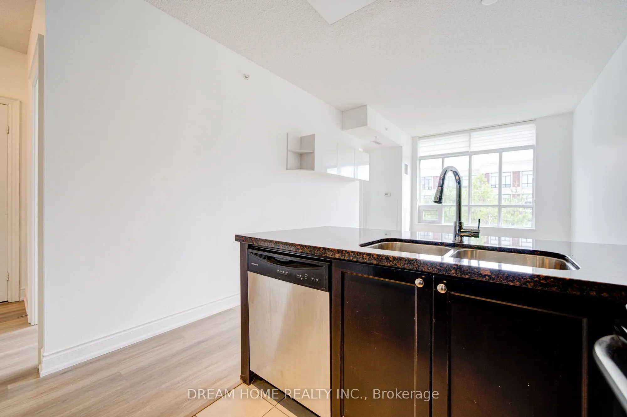 2396 Major Mackenzie Drive #322