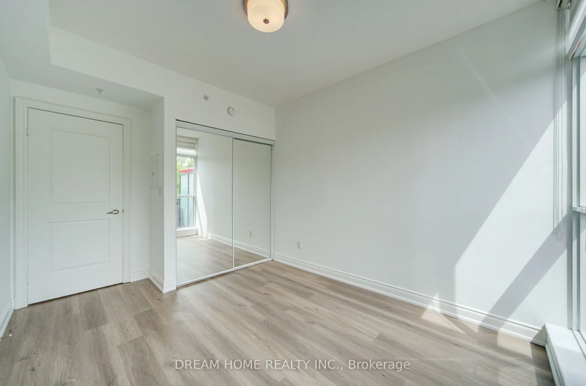 2396 Major Mackenzie Drive #322