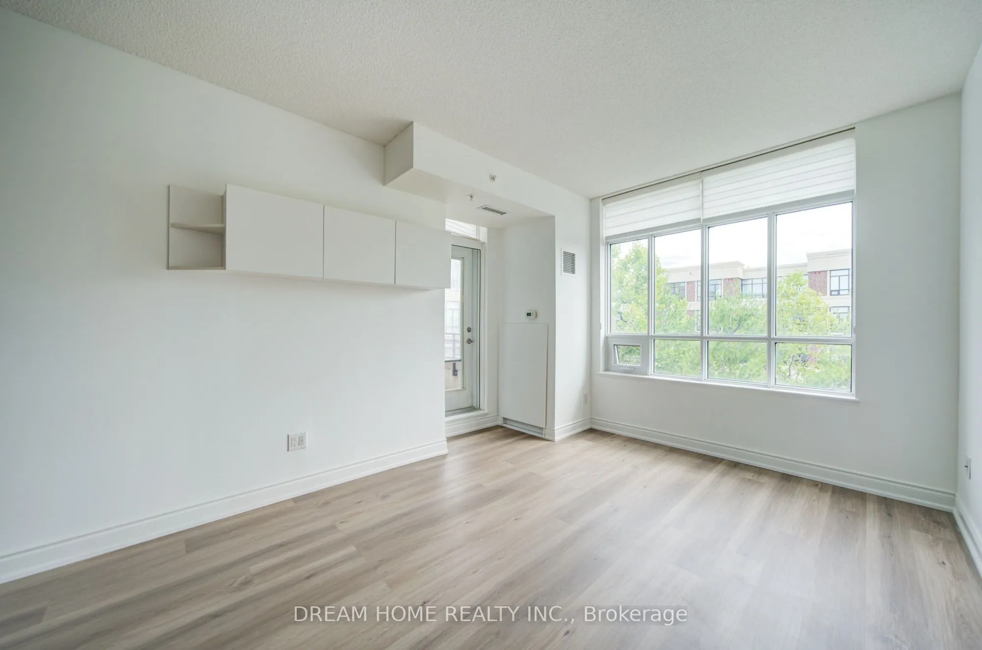 2396 Major Mackenzie Drive #322