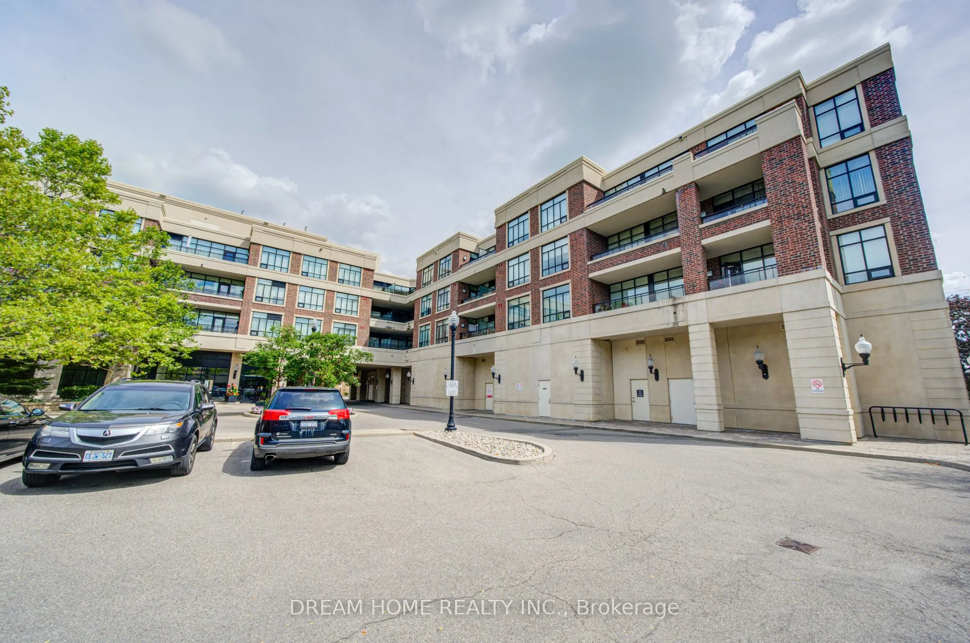 2396 Major Mackenzie Drive #322