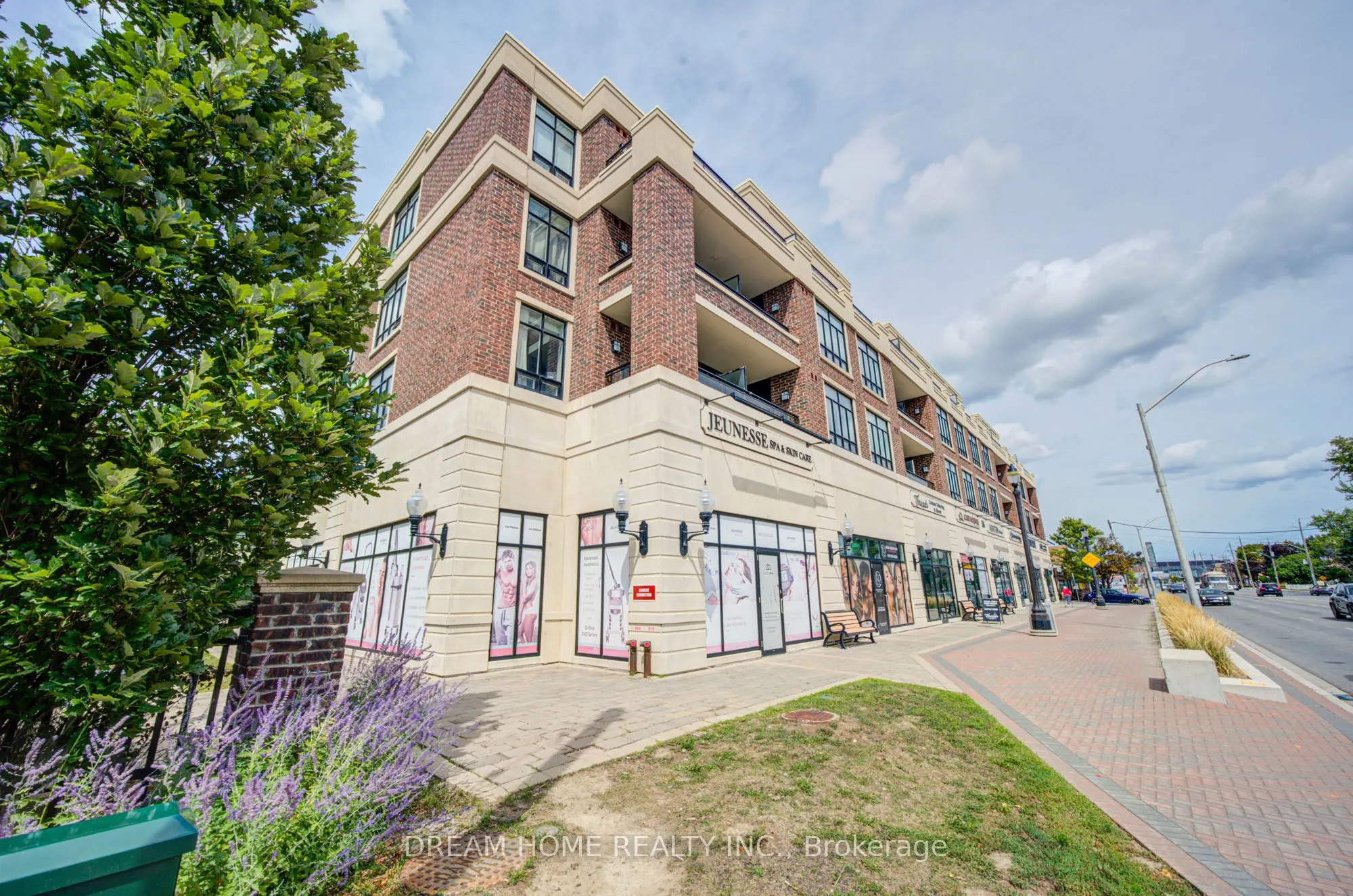 2396 Major Mackenzie Drive #322