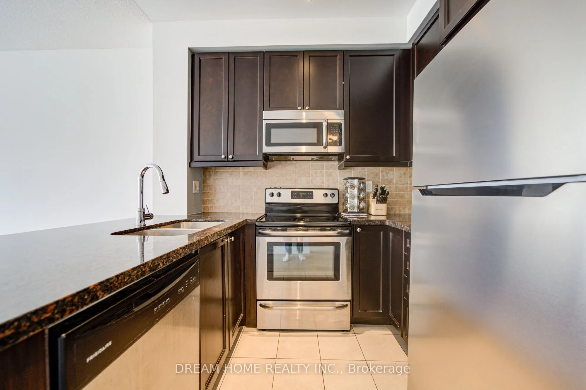 2396 Major Mackenzie Drive #322
