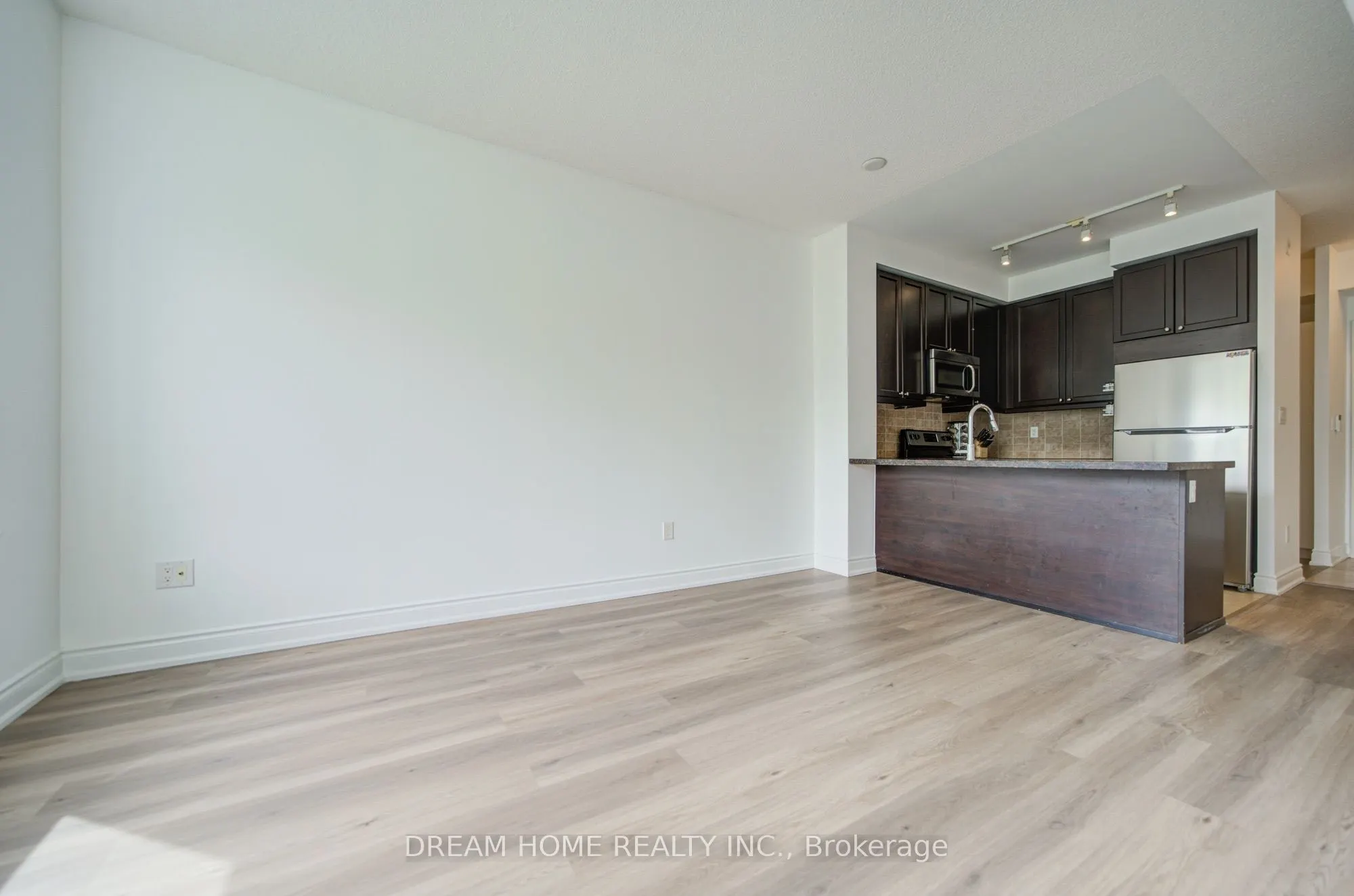 2396 Major Mackenzie Drive #322