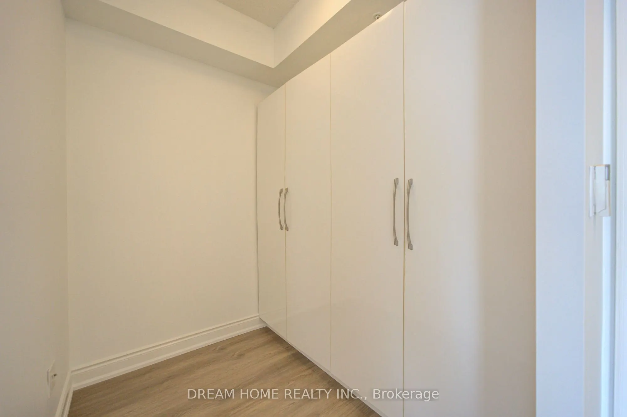2396 Major Mackenzie Drive #322