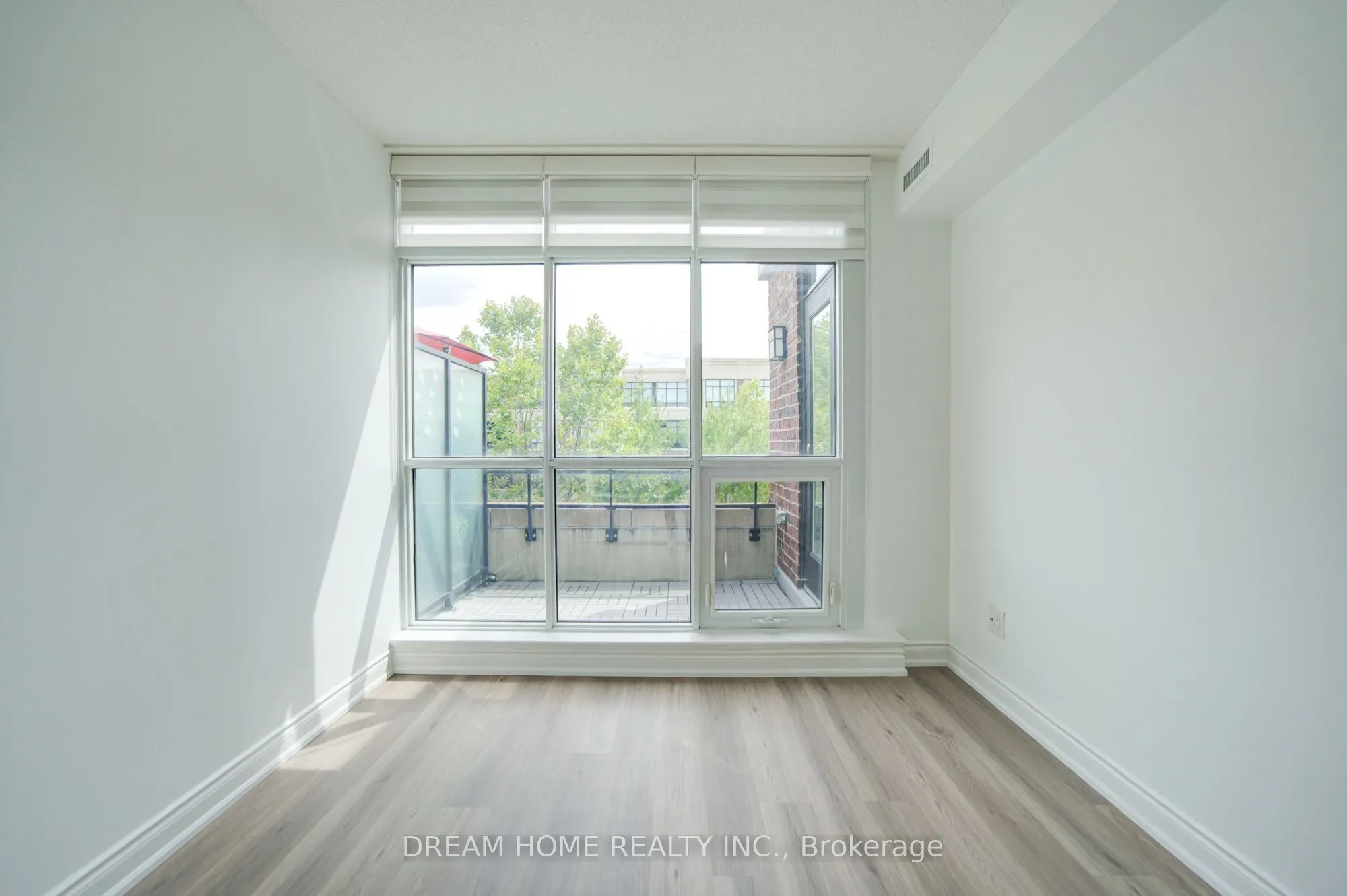 2396 Major Mackenzie Drive #322