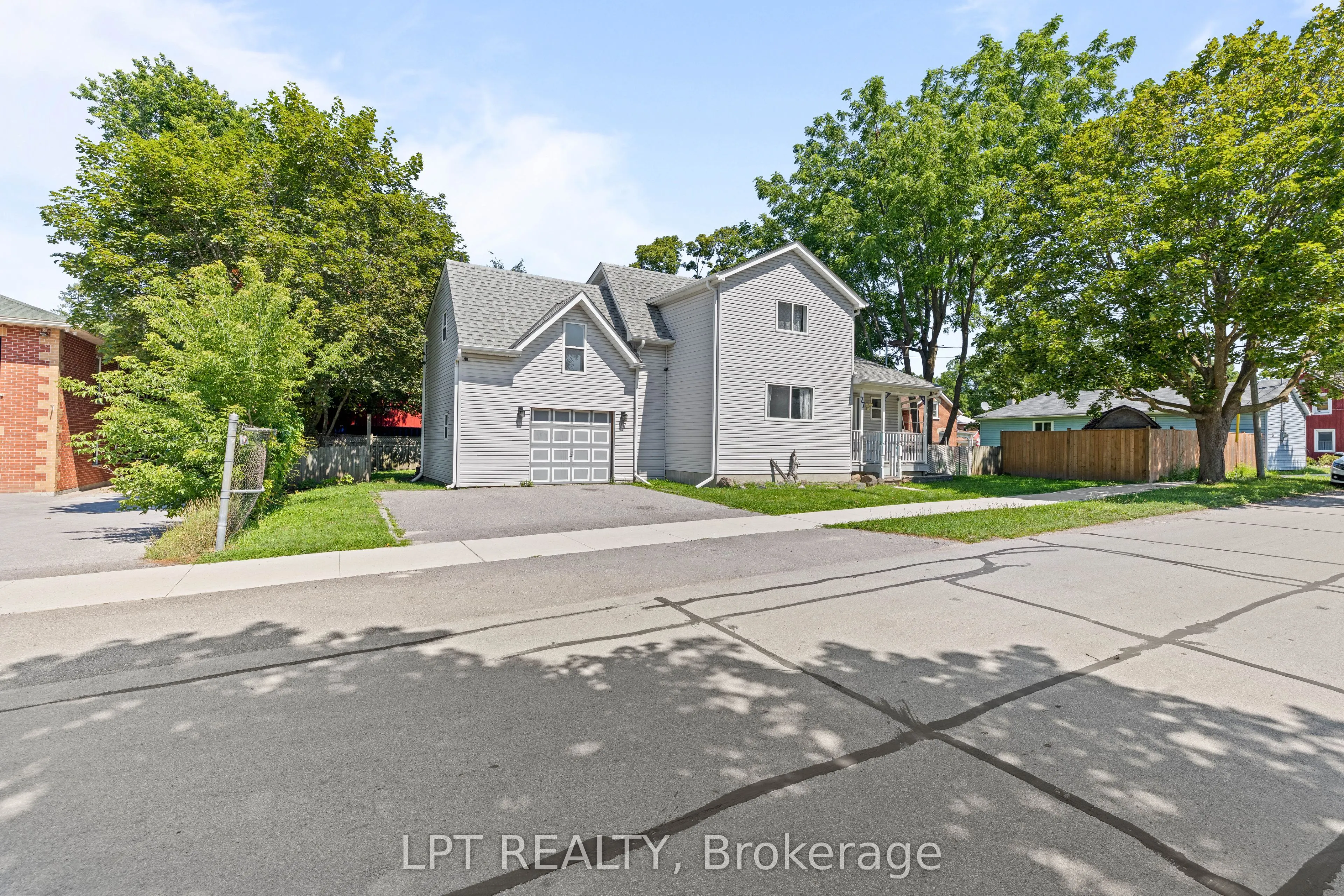 77 Munro St West Street W