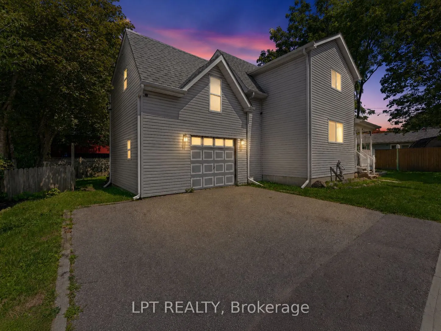 77 Munro St West Street W