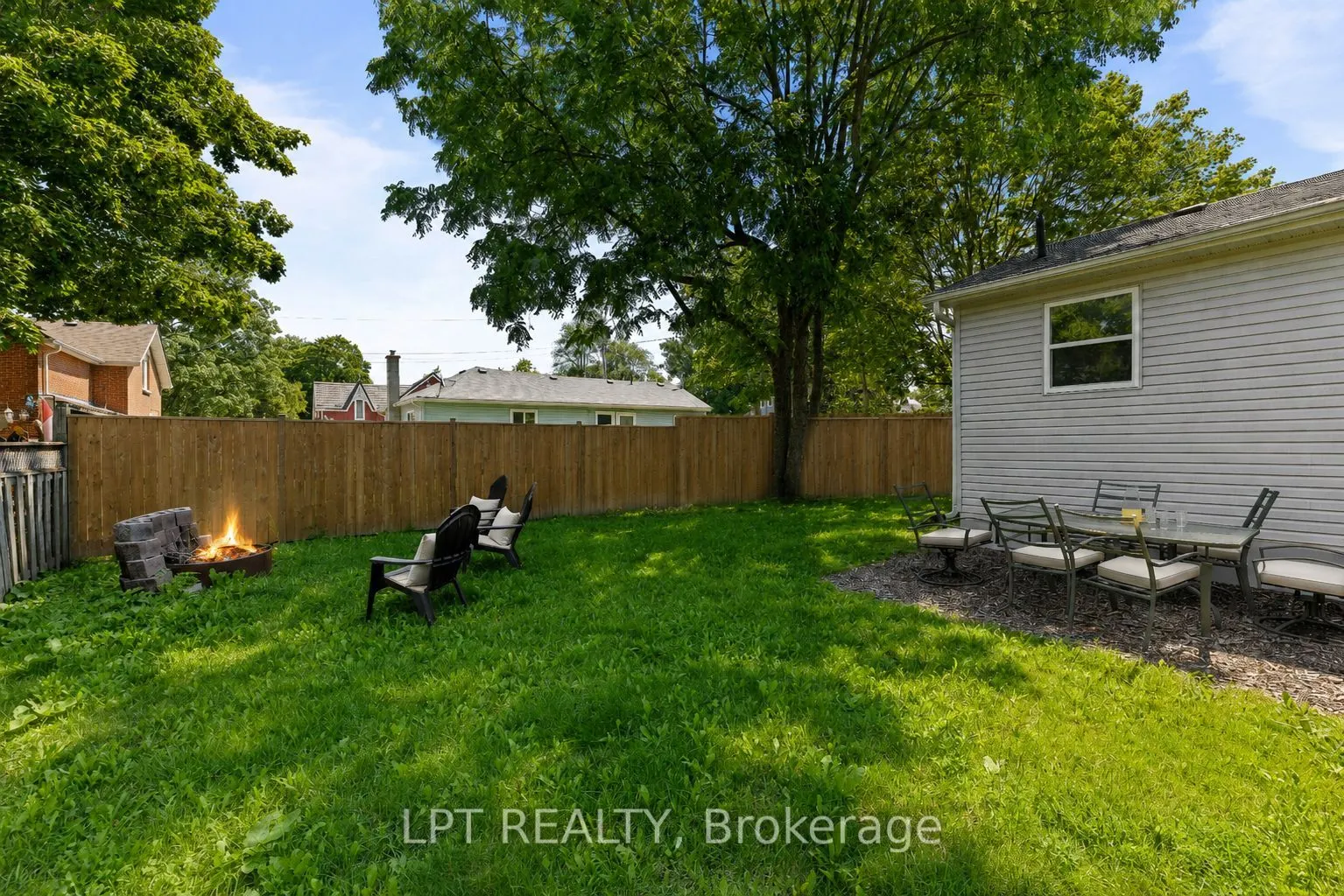 77 Munro St West Street W