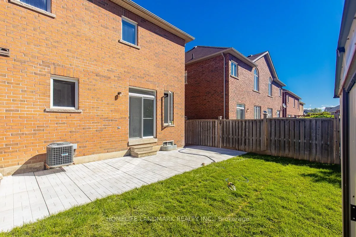 15 Chokecherry Crescent