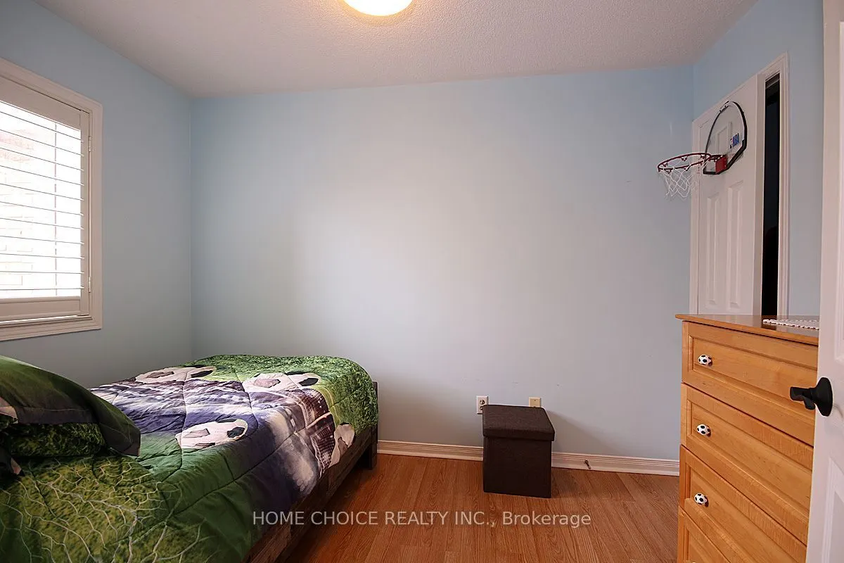 155 Hollandview Trail