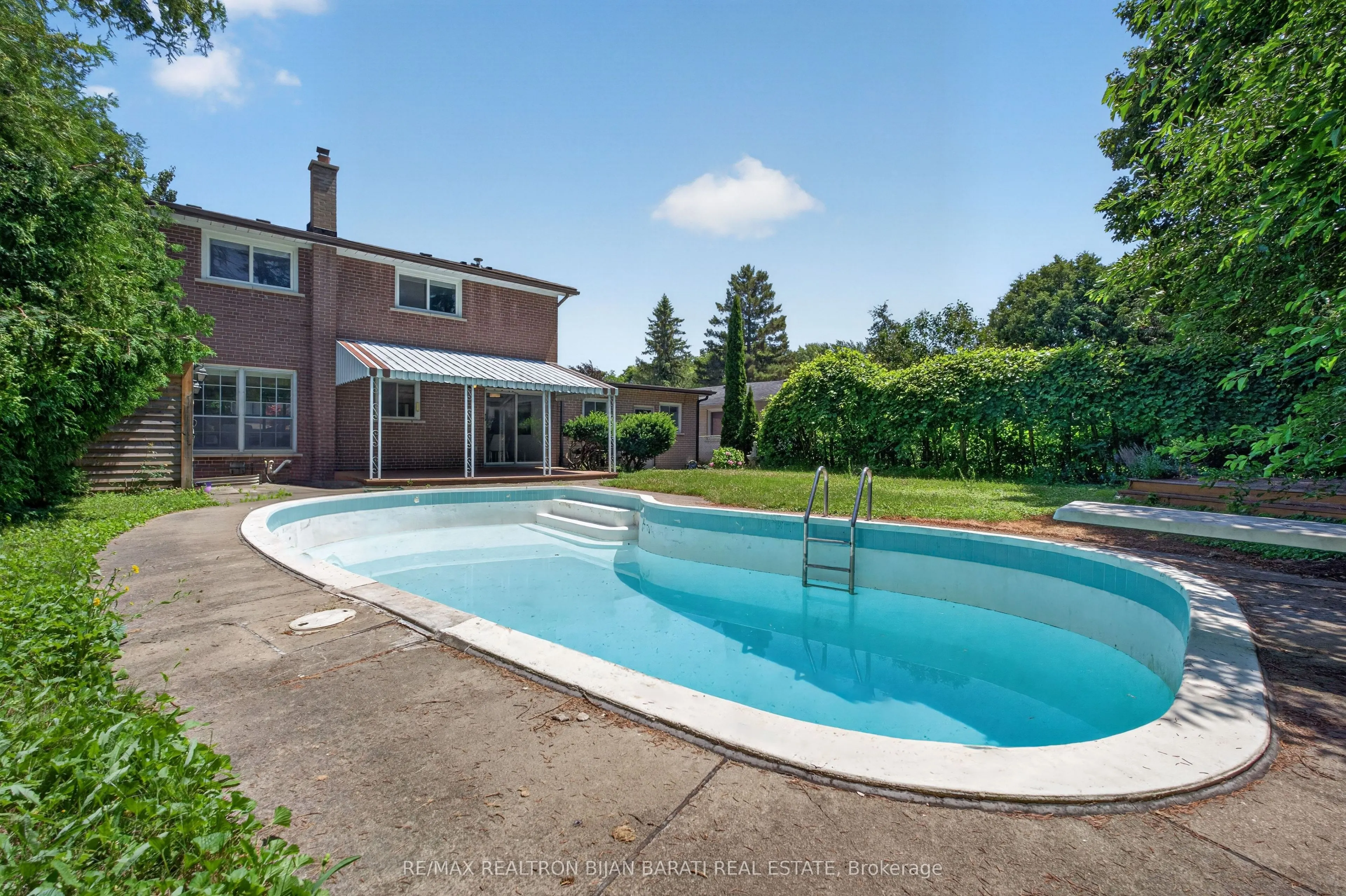 215 Grandview Avenue