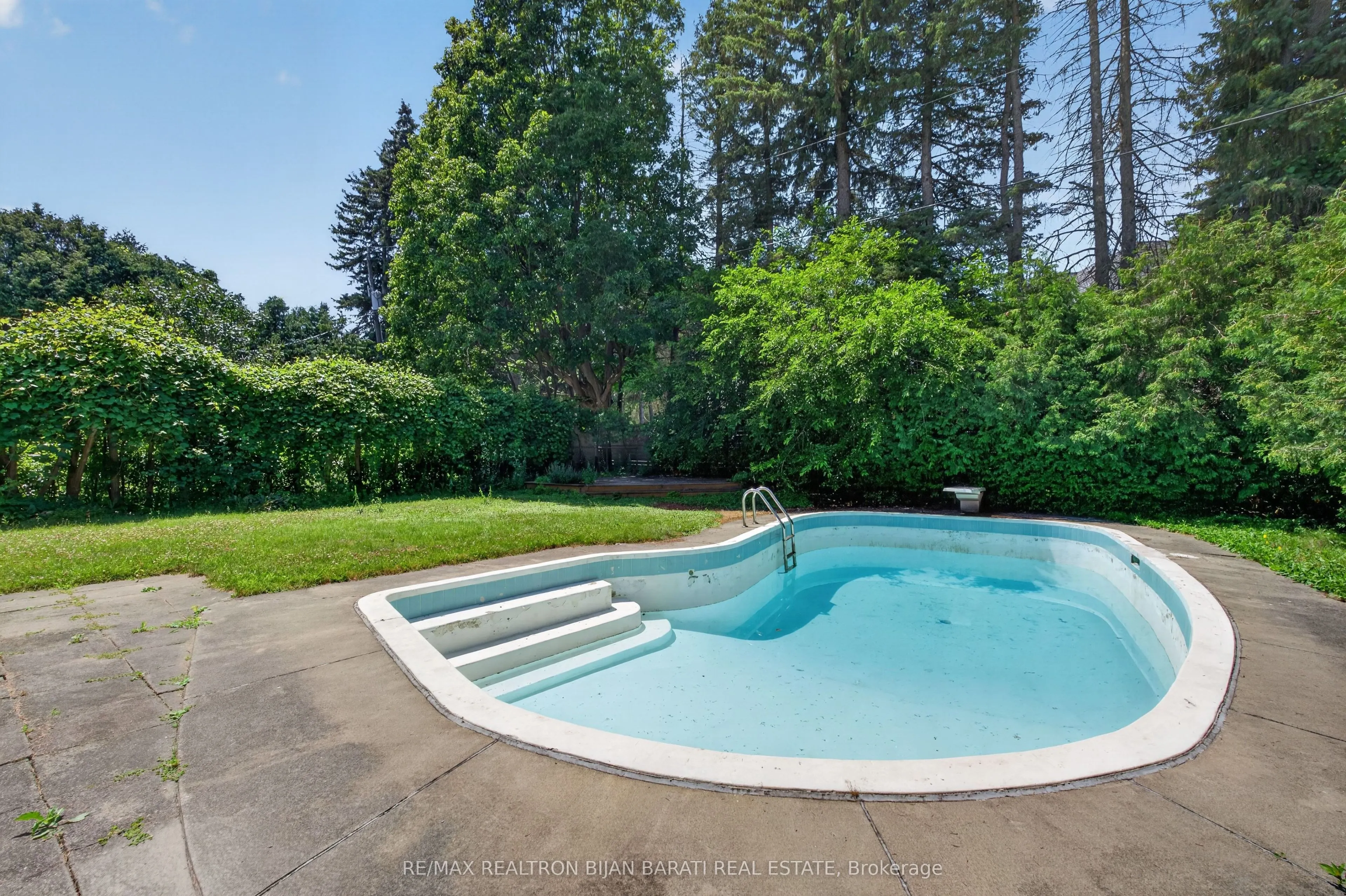215 Grandview Avenue